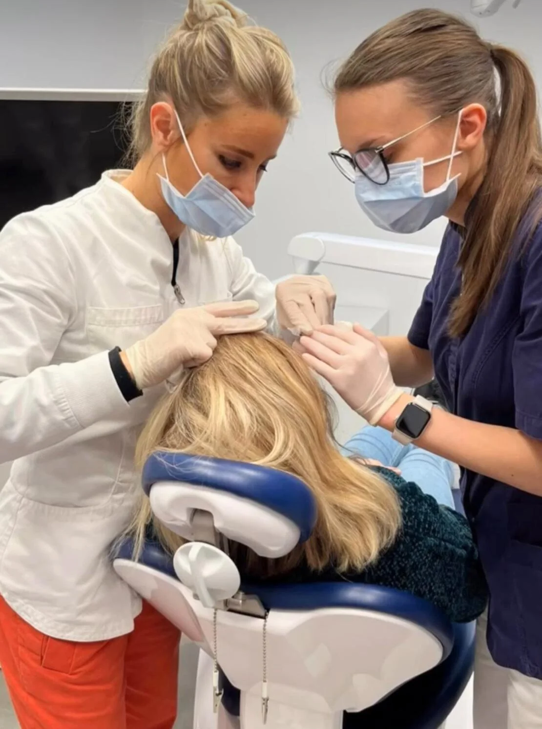 Formazione pratica one to one sui filler dermici per odontoiatri condotto dalla Dr.ssa Giulia Rubini in studio odontoiatrico Romagna