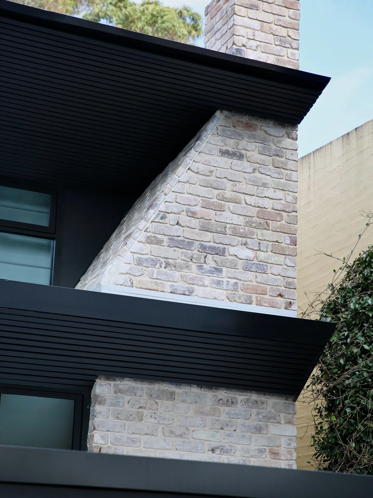 Firacu Finishes in Balmain. 

@hlroofingsolutions 
@bl_bricklaying