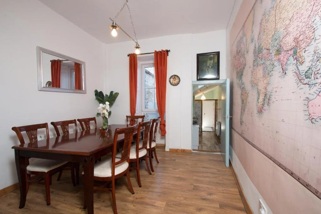centre-inn-townhouse-dining-area-edinburgh.jpg