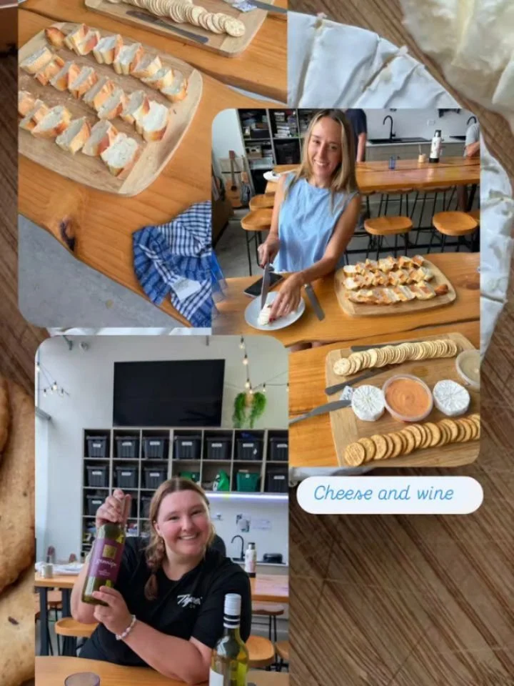 🧀🍷 Sunday is Cheese &amp; Wine Day at CapsuleAccom! 🍷🧀
Ready to wrap up the week with good vibes, chill music, and a table full of delicious bites? Join us every Sunday and share a unique moment with travelers from all around the world.
✨ Good vi