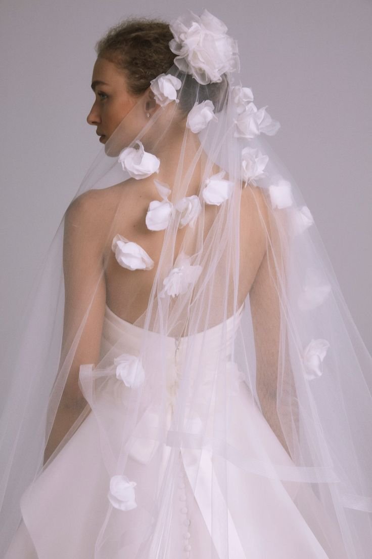AVM740 - Floral Petals Veil - Ivory.jpeg