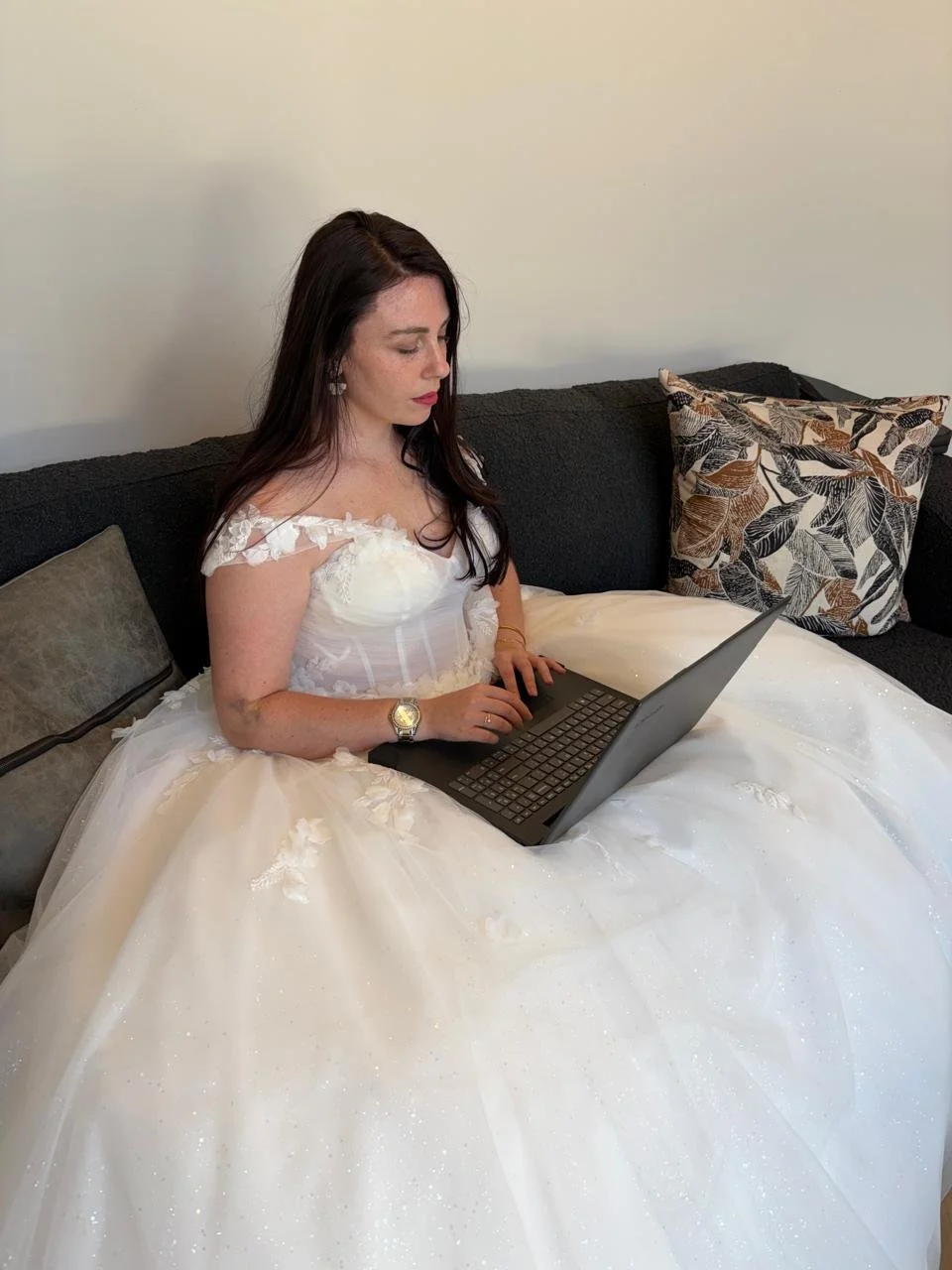 What If Someone Special Can't Be There for Your Dress Appointment?