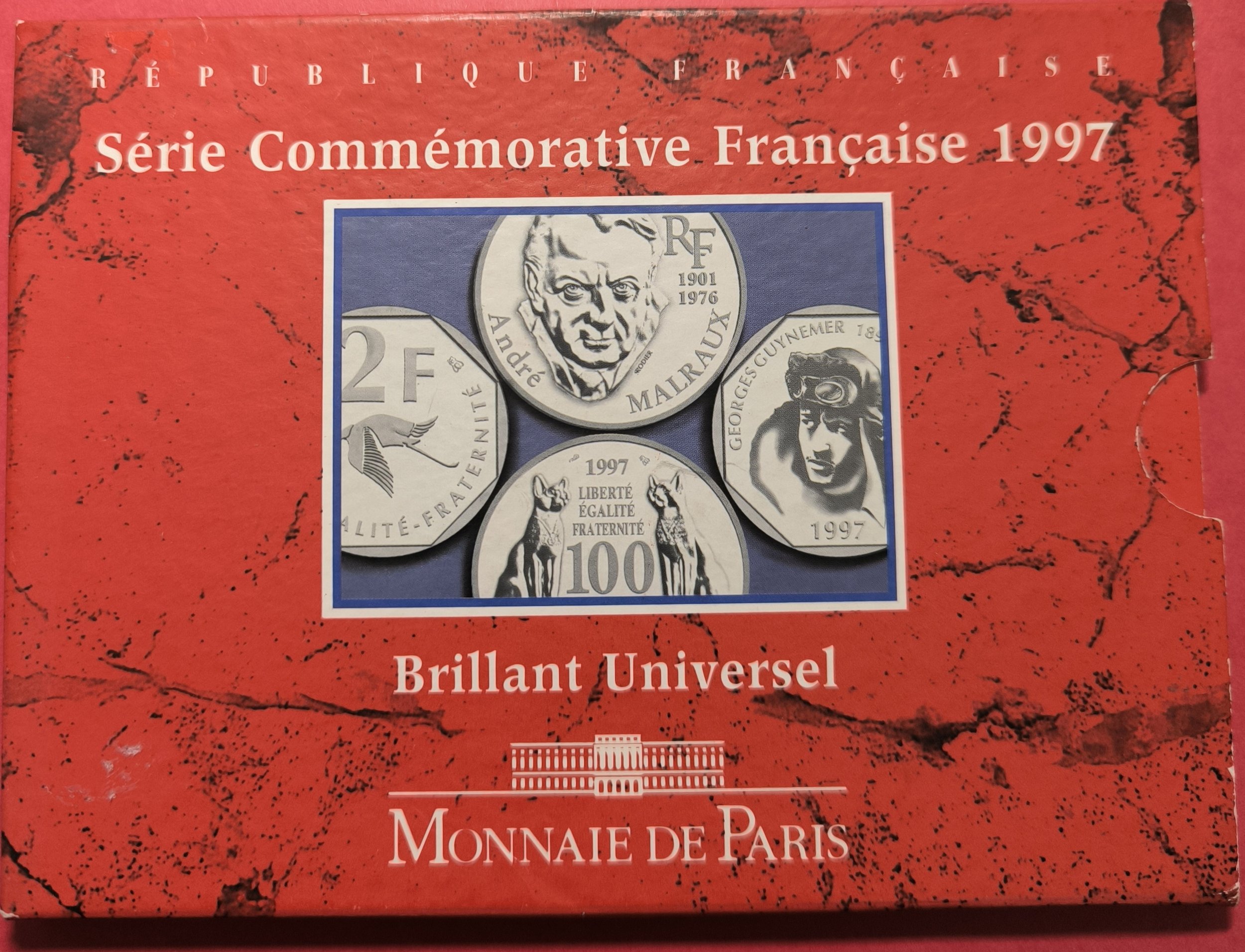 COFFRET BRILLANT UNIVERSEL 1997 MONNAIE DE PARIS  AVEC 2 MONNAIES MALRAUX et GUYNEMER