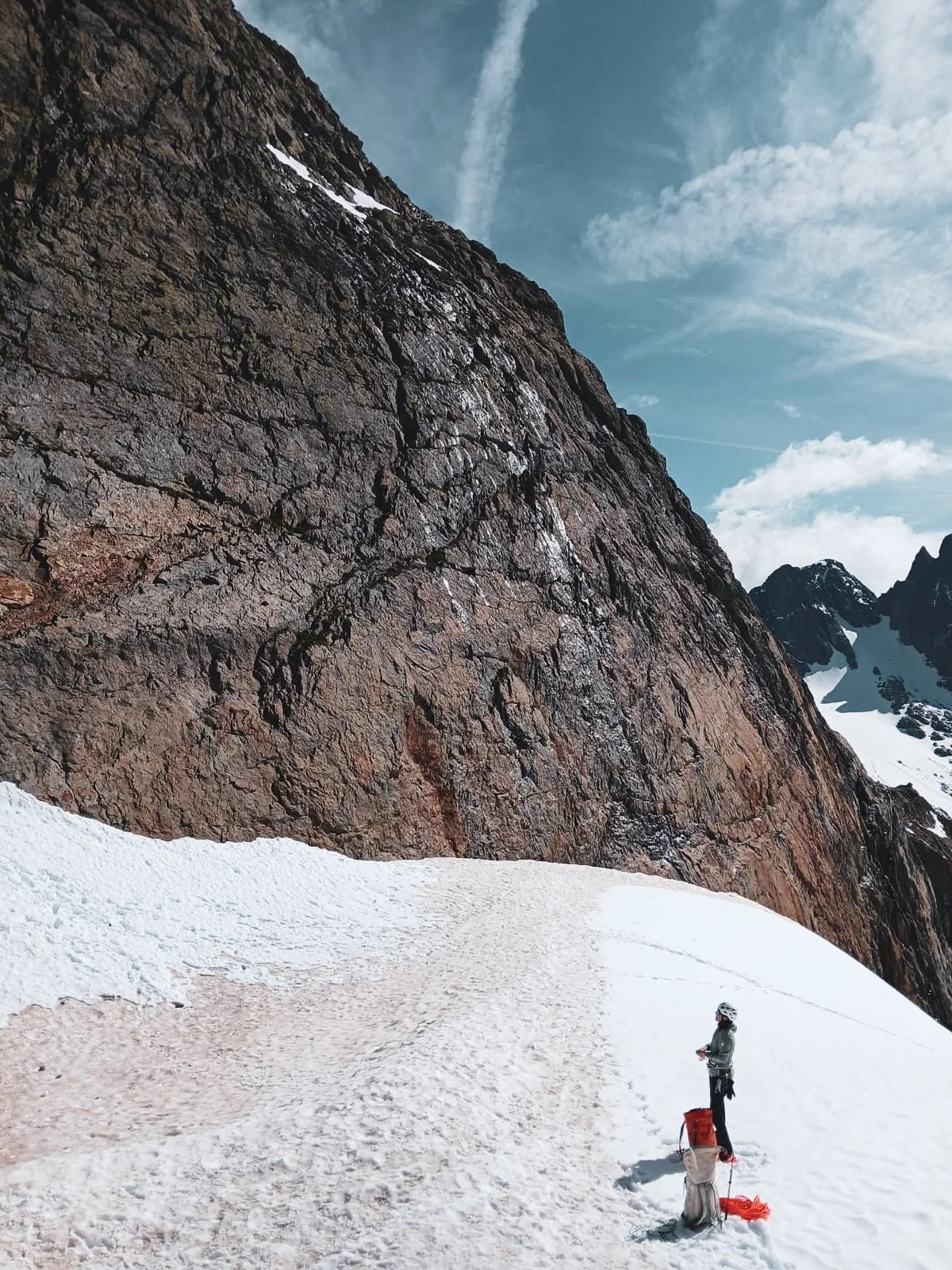 Zurück an dem Ort, der mich erdet. Fels unter den Füssen, Freiheit im Kopf. #BackOnTheRocks - wo alles wieder Sinn ergibt. 🏔️🙏
.
.
Back at the place that grounds me. Rock beneath my feet, freedom in my mind. #BackOnTheRocks - where it all
