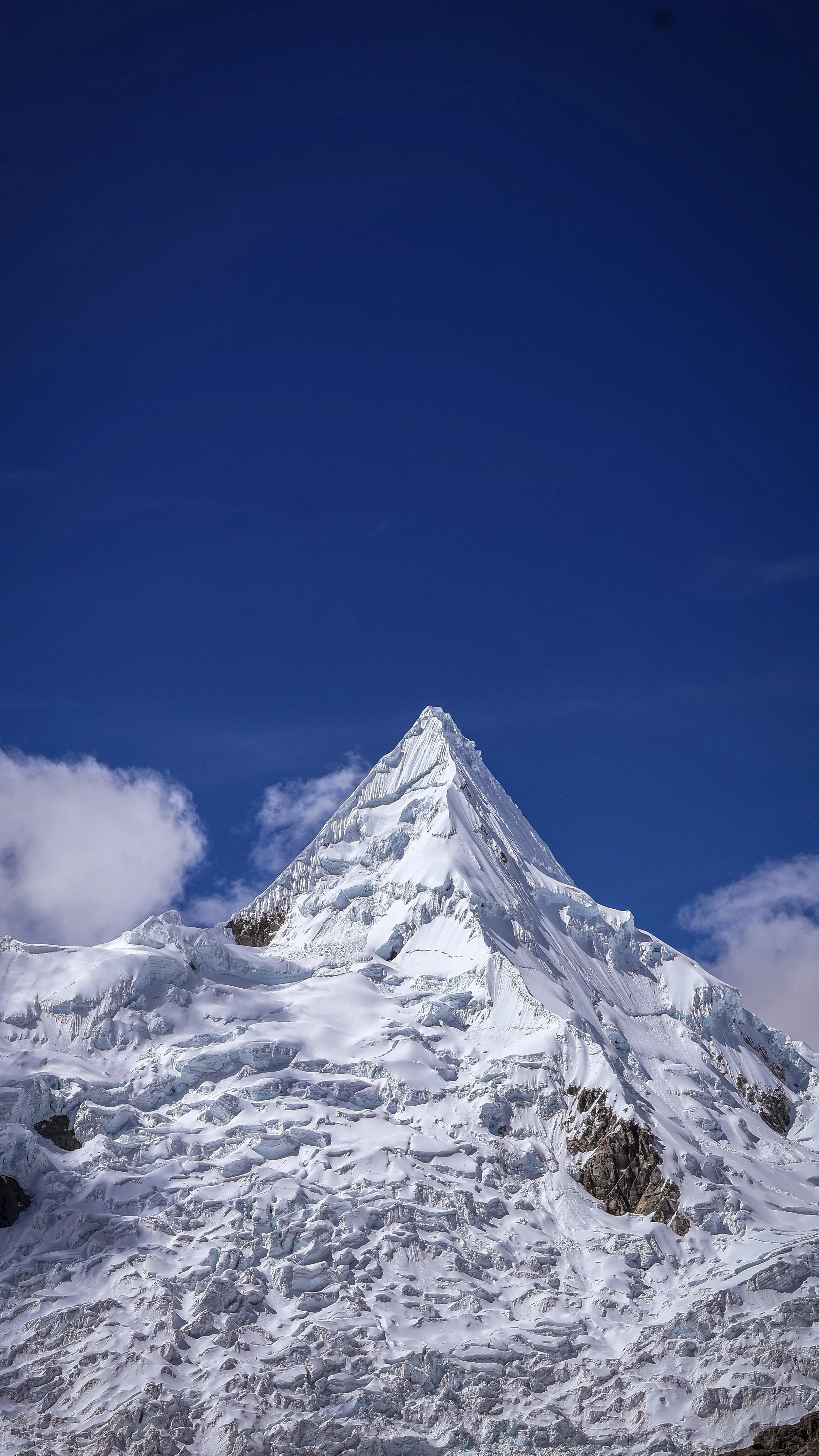 At times you have to leave the city of your comfort and go into the wilderness of your intuition. What you will discover will be wonderful. What you will discover is yourself. 🙏🏔️ (Alan Alda)
.
.
#peru #mountaineering #alpinism #mountain_planet #