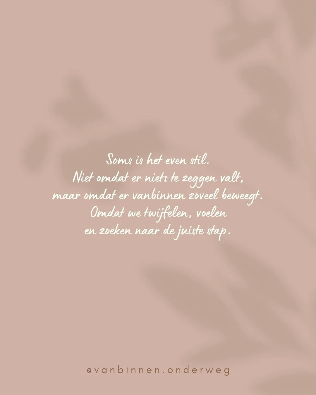 Soms lijkt een droom nog iets van ver. Iets van &lsquo;ooit&rsquo;, later, wanneer je er w&egrave;l klaar voor bent. En toch, plots is het n&ugrave;. 

Mijn eigen praktijk. Een plek om te ontvangen, te vertragen, te verkennen. Om samen vanbinnen onde
