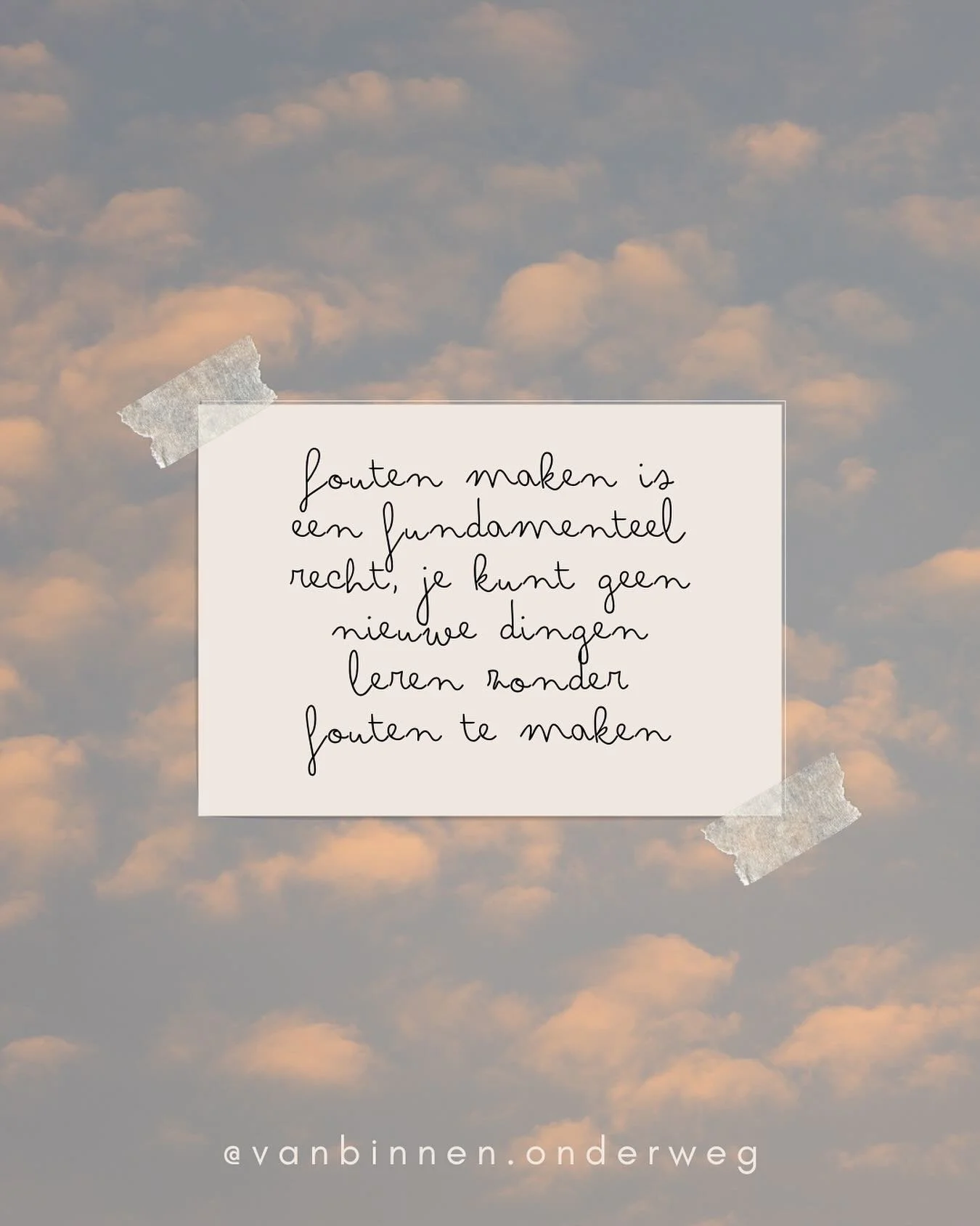 Fouten maken.
We leren het al vroeg af,  de rode strepen in de schriftjes, de zucht, het hoofdschudden.

En toch: zonder struikelen leer je niet lopen. Zonder vergissen leer je niet groeien.
Fouten zijn geen bewijs van falen, maar van proberen. En pr