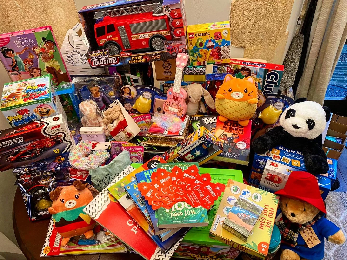 🎄 So Proud of Our Anubix Family | Christmas Toy Drive for KidsOut 🎁

A huge thank you to our Anubix family team members, partners, friends and loved ones, who came together for our Christmas gathering.

What makes it even more special and magical i