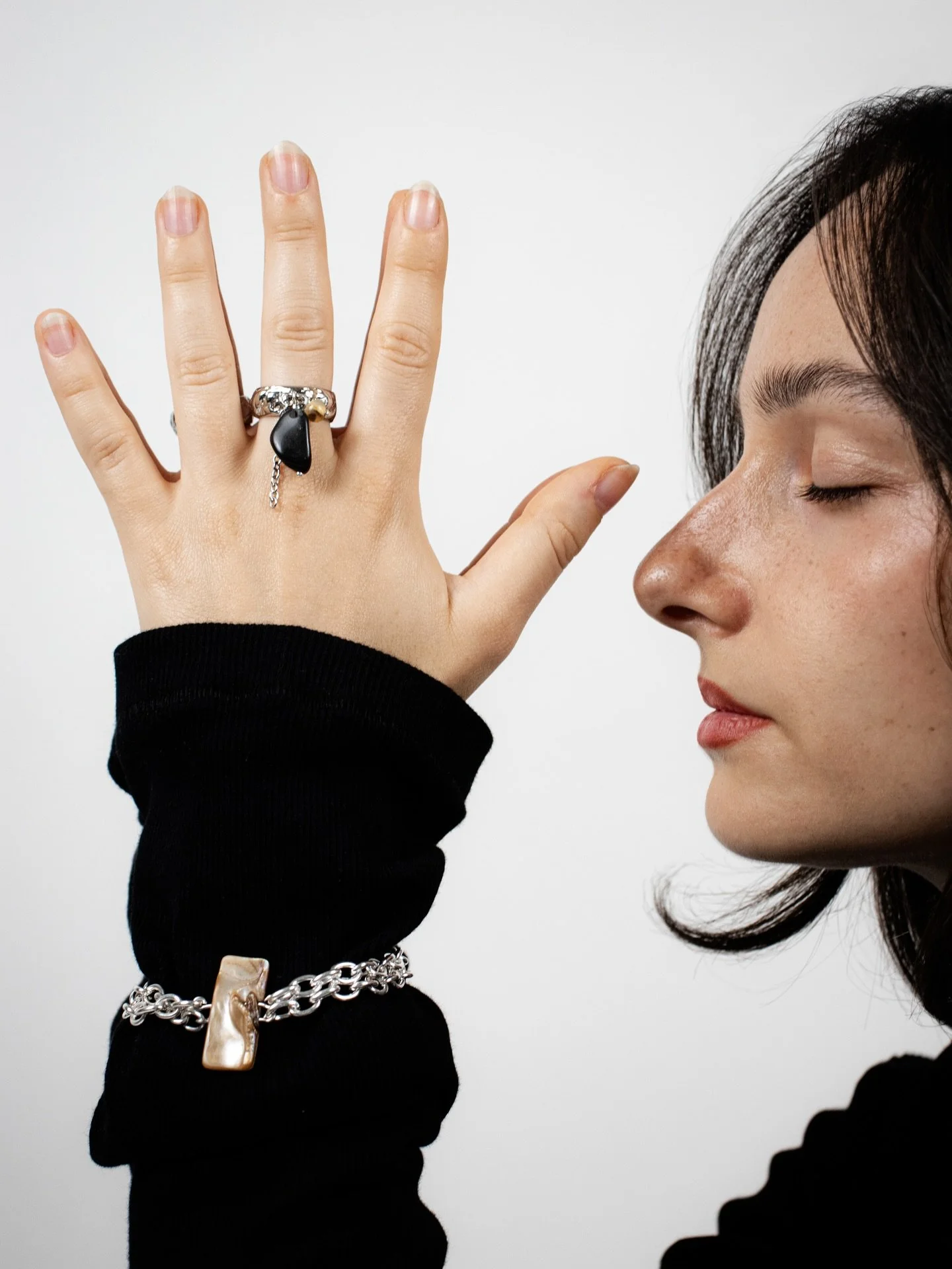 LE BRACELET SHELL 

DISPONIBLE SUR DANNAMERVEILLE.COM