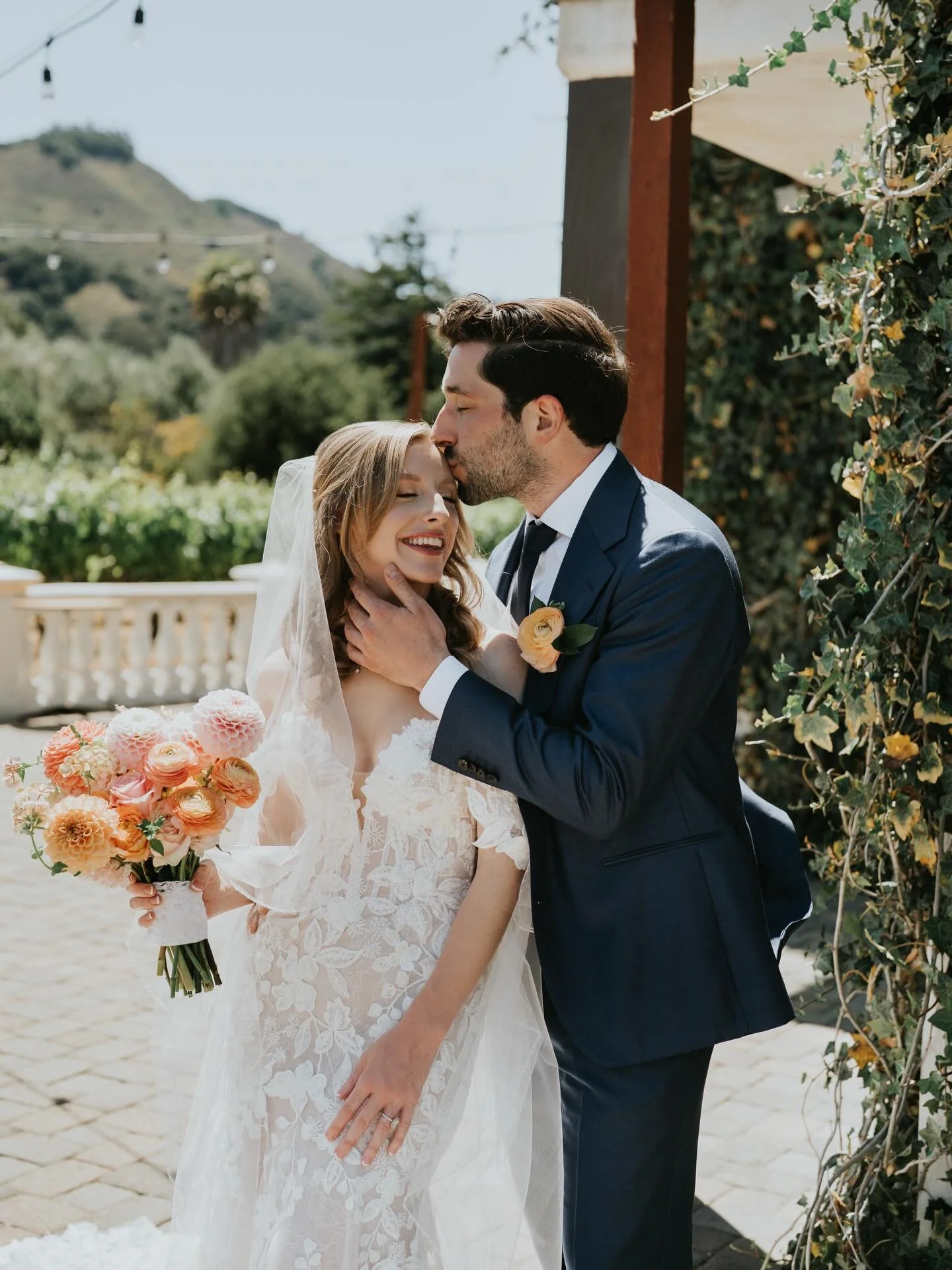 Tara &amp; Ben&rsquo;s wedding at Folktale Winery.✨✨✨

Coupe: @tara_mathia &amp; Ben
Venue: @folktaleevents 
Planning service: @goldencoastplanning 
Getting ready: @lepetitpali 
Video: @amber_shore_pictures 
Floral-decor: @dahliasanddetails 
makeup: 