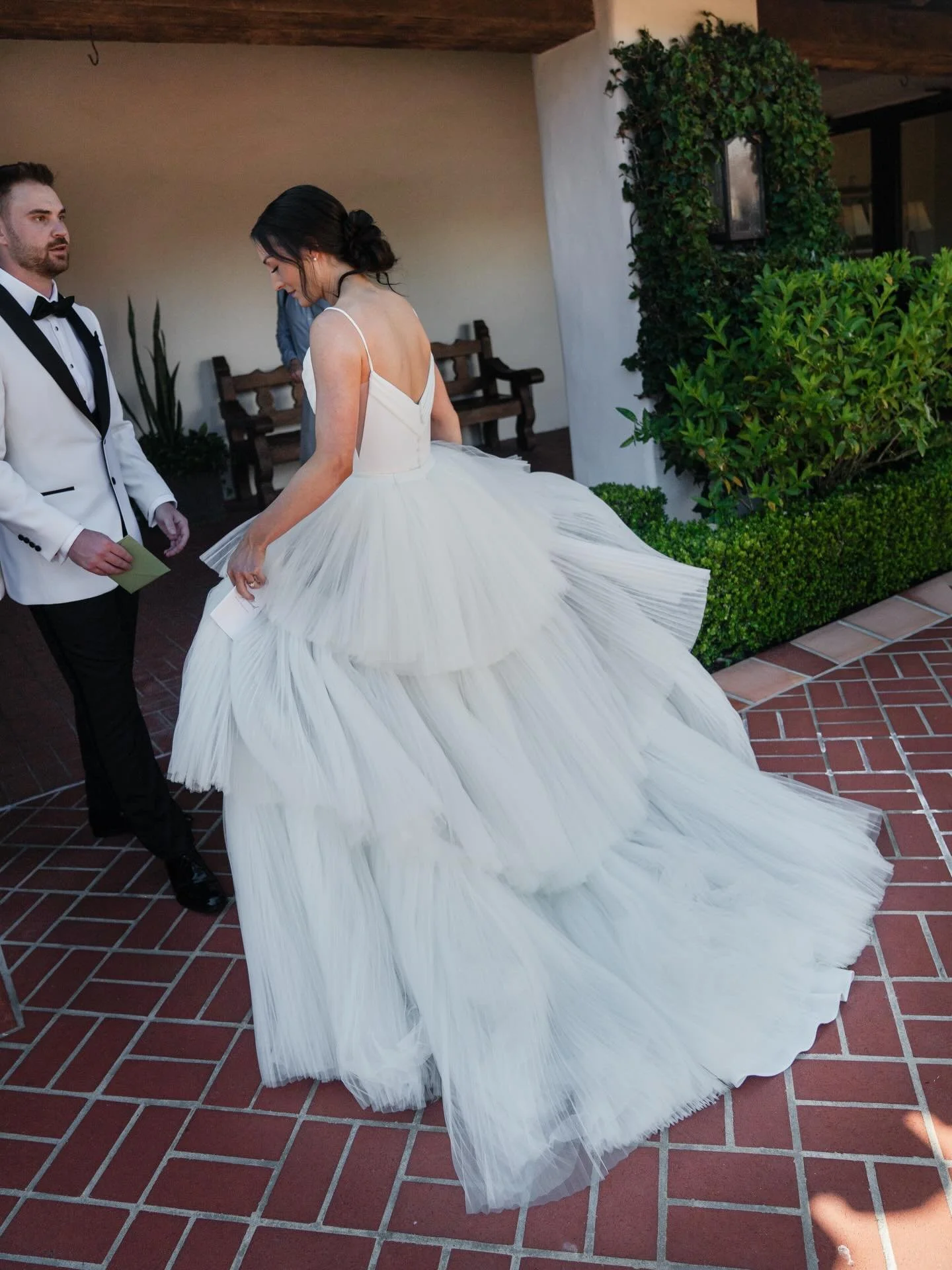3 simple ways to actually enjoy your wedding day 🤍
	

1.	Build space into your timeline
A packed schedule creates stress. Give yourself breathing room between moments so nothing feels rushed, and you can stay present.
	2.	Keep your environment calm
