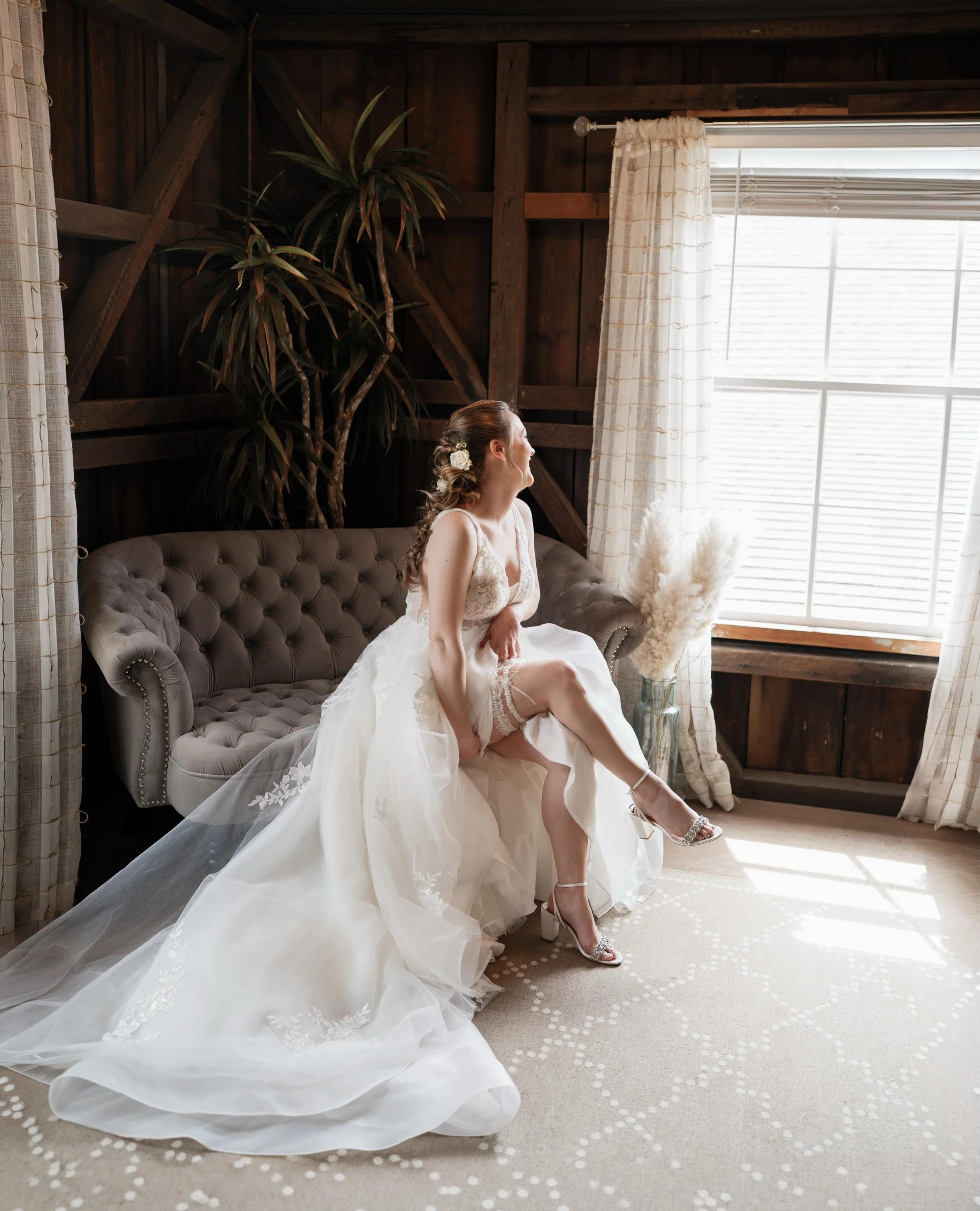 A little note for my brides, and all the future brides out there ✨

Your wedding day is about you.

Not about expectations, opinions, pressure, trends, or trying to fit into what everyone else thinks a bride &ldquo;should&rdquo; be.

Be bold.
Be soft