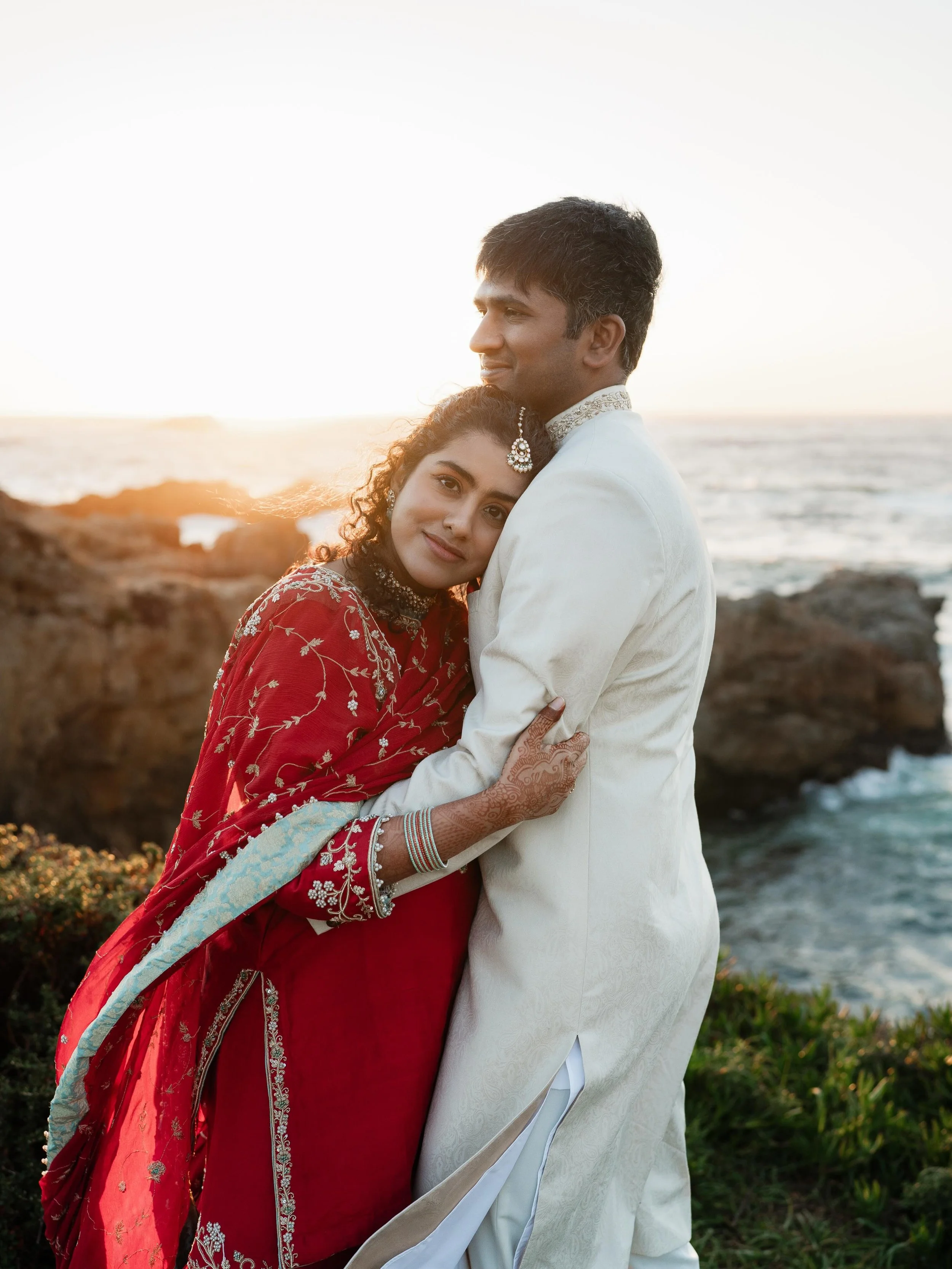 One of the things I appreciate the most about living in the USA is getting to meet people from so many different cultures and photograph celebrations that are so unique from one another 🤍

I always love photographing Indian weddings and portrait ses