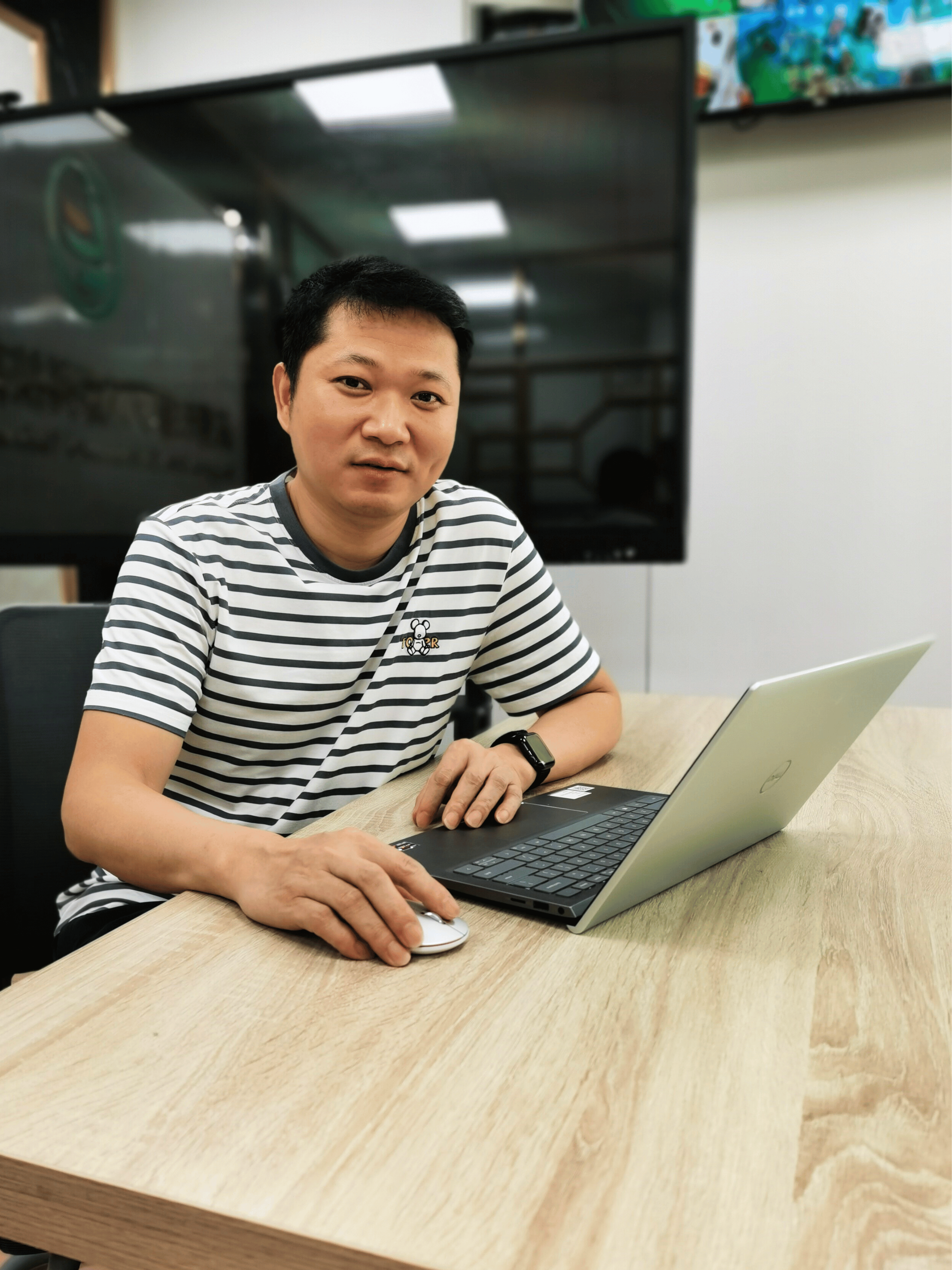 Denny Liu quality inspector si jacobson manufacturing team