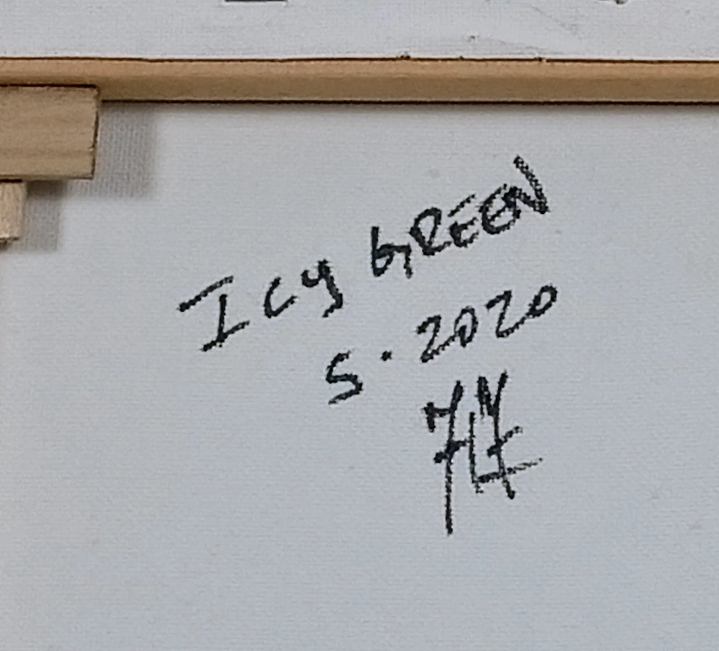 Verso da pintura “Icy Green” com título, data “5.2020” e assinatura HMad, acrílico sobre tela, peça única.