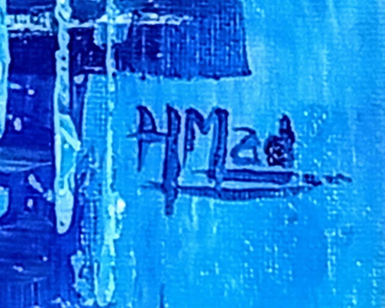 Assinatura “HMad” em tinta azul-escura no canto inferior direito da pintura “Deep Into The Blues”, acrílico sobre tela, julho de 2020.