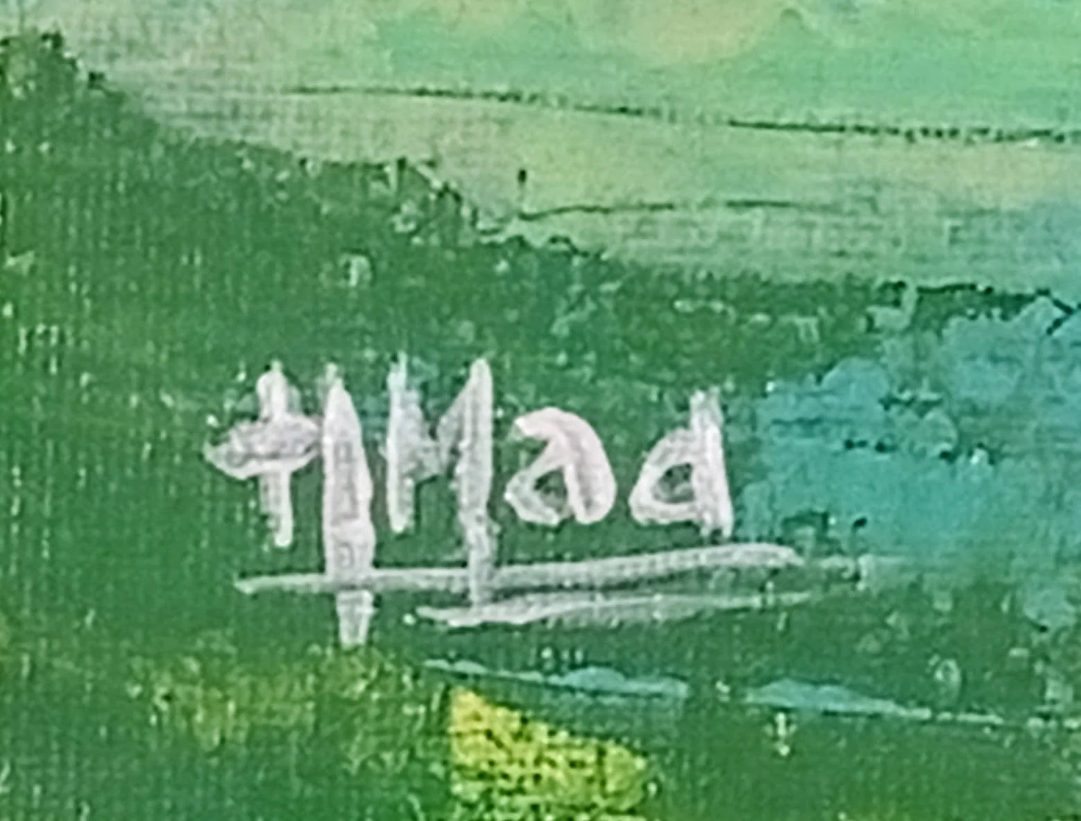 Assinatura “HMad” em tinta branca no canto inferior esquerdo da pintura “Icy Green”, acrílico sobre tela, maio de 2020.