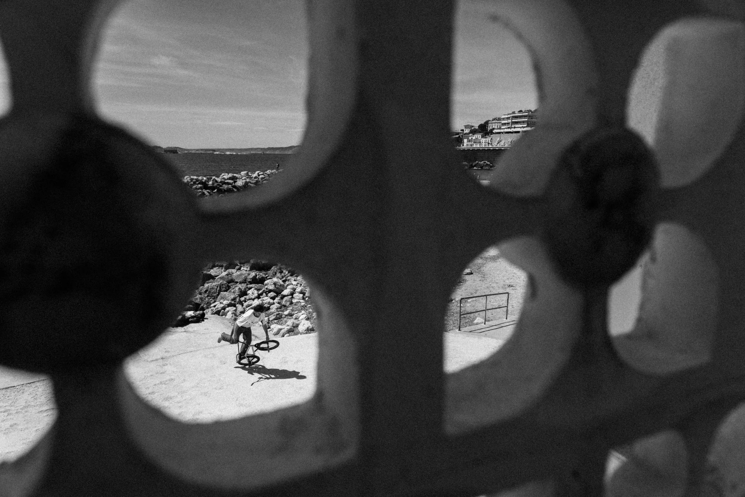 the line serie anatole rahain.jpg