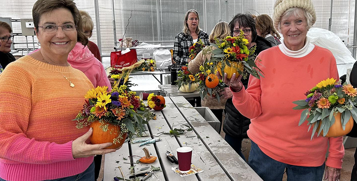 EGC_Web_HomePg_Hero_Pumpkin-bouquet-making.png