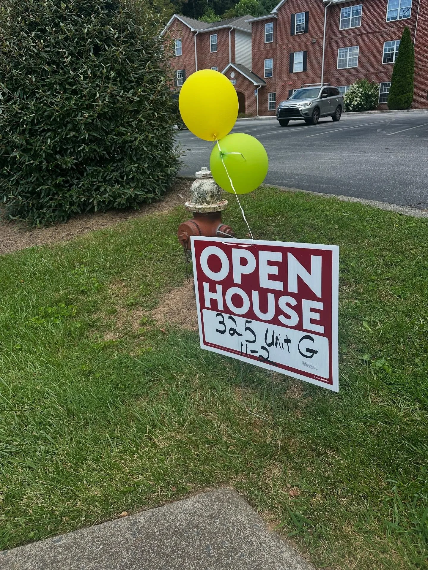 Come check our our newly remodeled apartments at 325! We still have spots open in the remodeled apartments, to inquire call 818-262-9962 or check out mountaineervillage.com! Come by before 2 for our open house! 

#openhouse #remodel #mountaineervilla