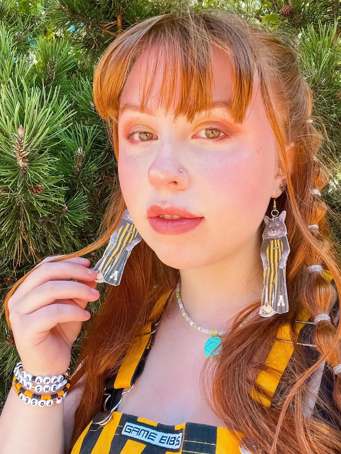 𝐦𝐞𝐞𝐭 𝐭𝐡𝐞 𝐭𝐞𝐚𝐦! Michelle 🎂🥳🎈(leasing consultant)

fun fact: it's her birthday today!

favorite part of working at Mountaineer Village: chatting with and getting to know residents (she is *always* there to lend an ear) &amp; sharing her p