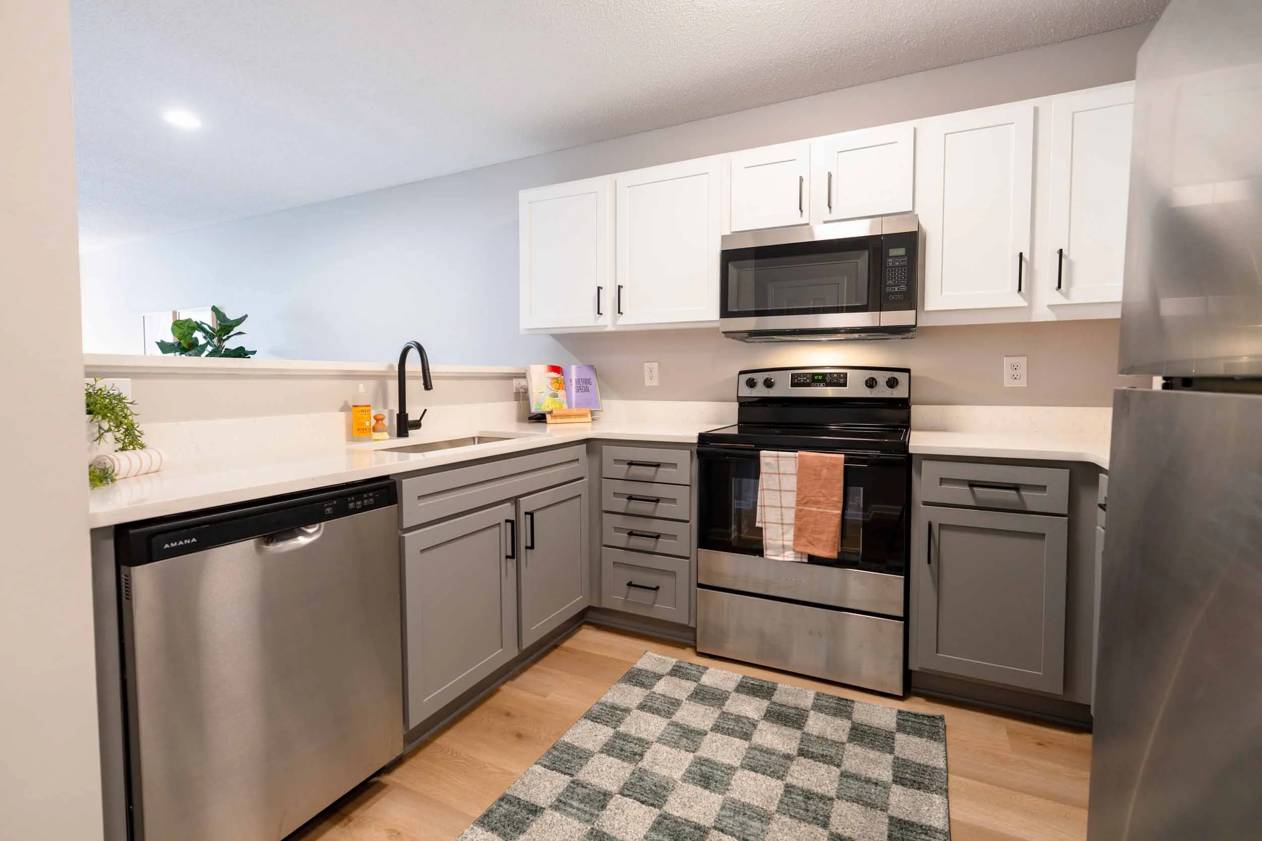Mountaineer Village | Student Apartments in Boone, NC near App State | Kitchen