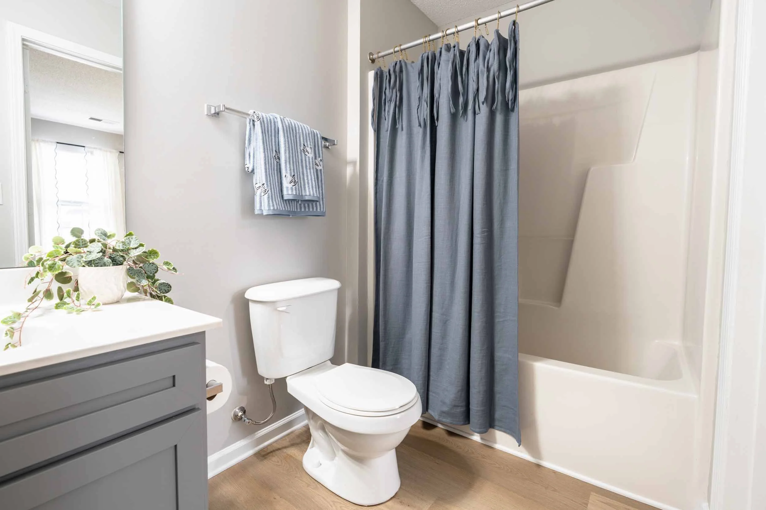 Mountaineer Village | Student Apartments in Boone, NC near App State | Bathroom