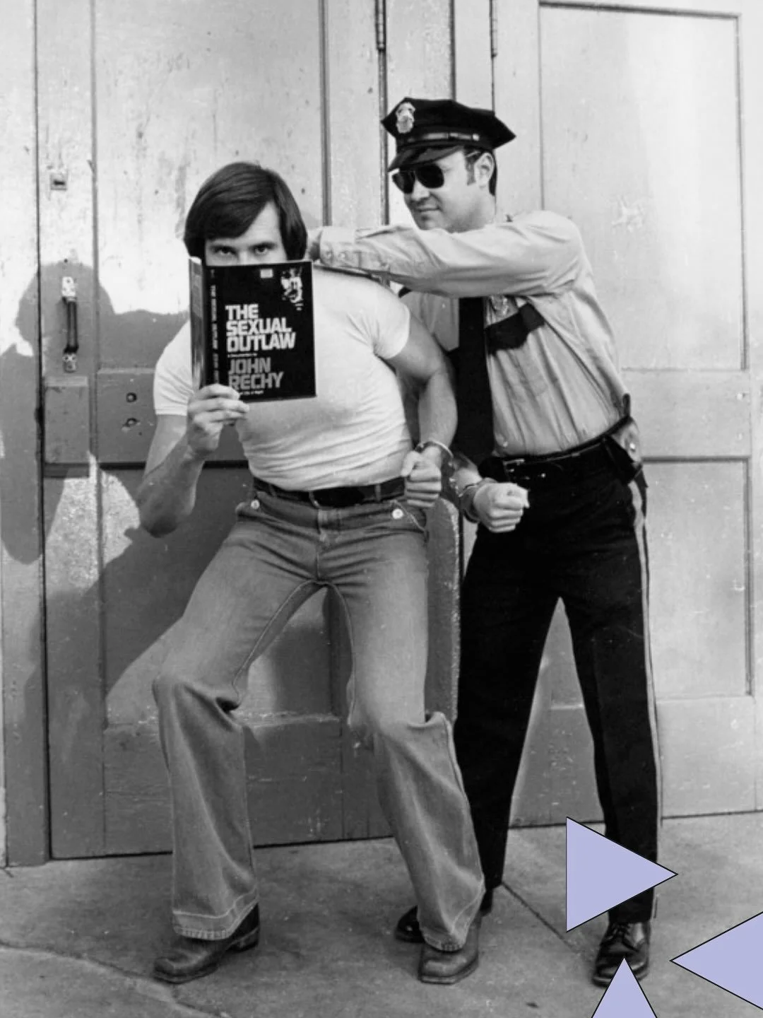 John Mitzel poses with John Rechy&rsquo;s &ldquo;The Sexual Outlaw&rdquo; in 1979, sometime after the crackdown on cruising at the Boston Public Library.

📸 Angela Russo

Coll. 104 Gay Community News Photograph Collection

Thanks Henry for digging t