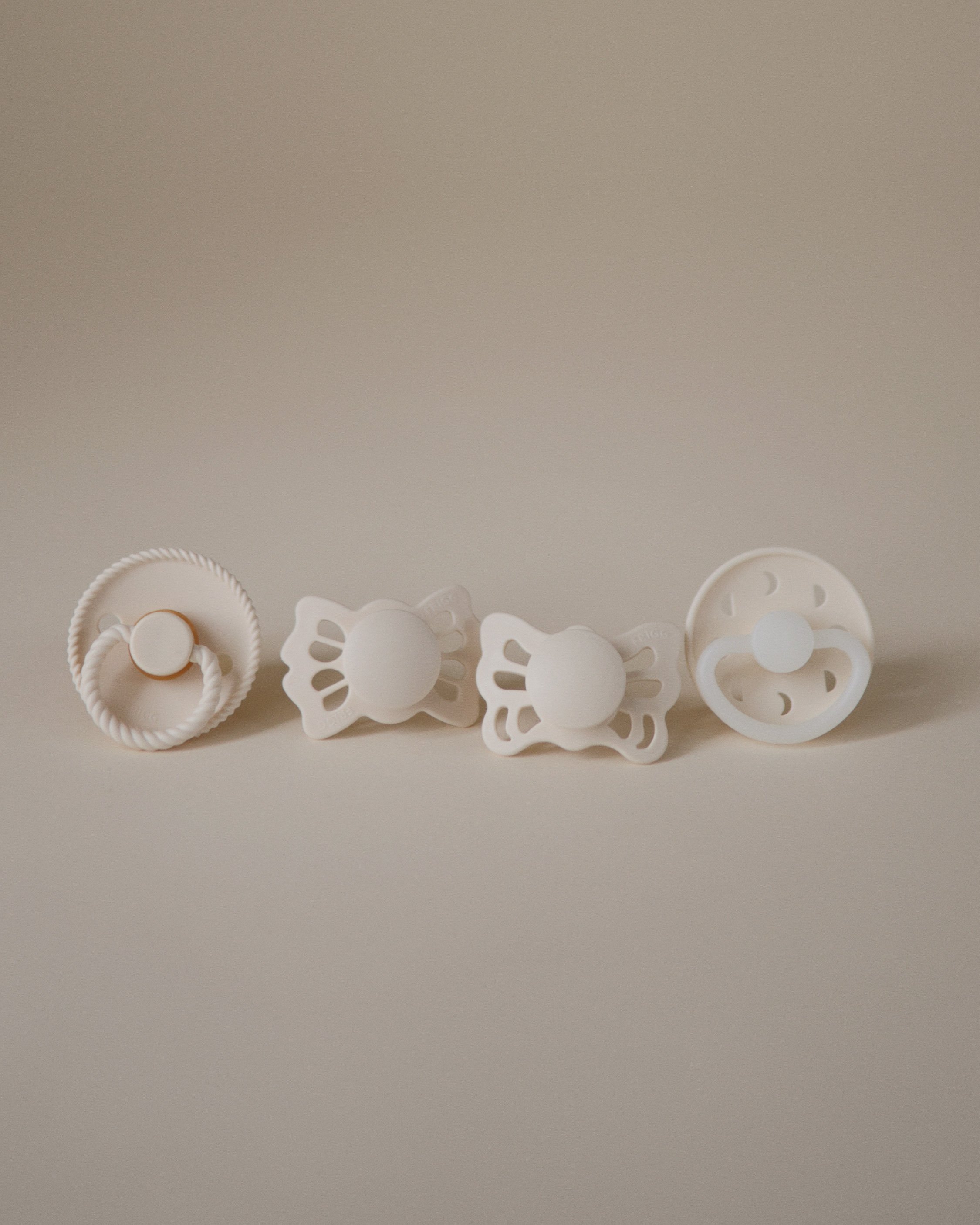 FRIGG Baby's First Pacifier_Moonlight (Cream) - 002.jpg