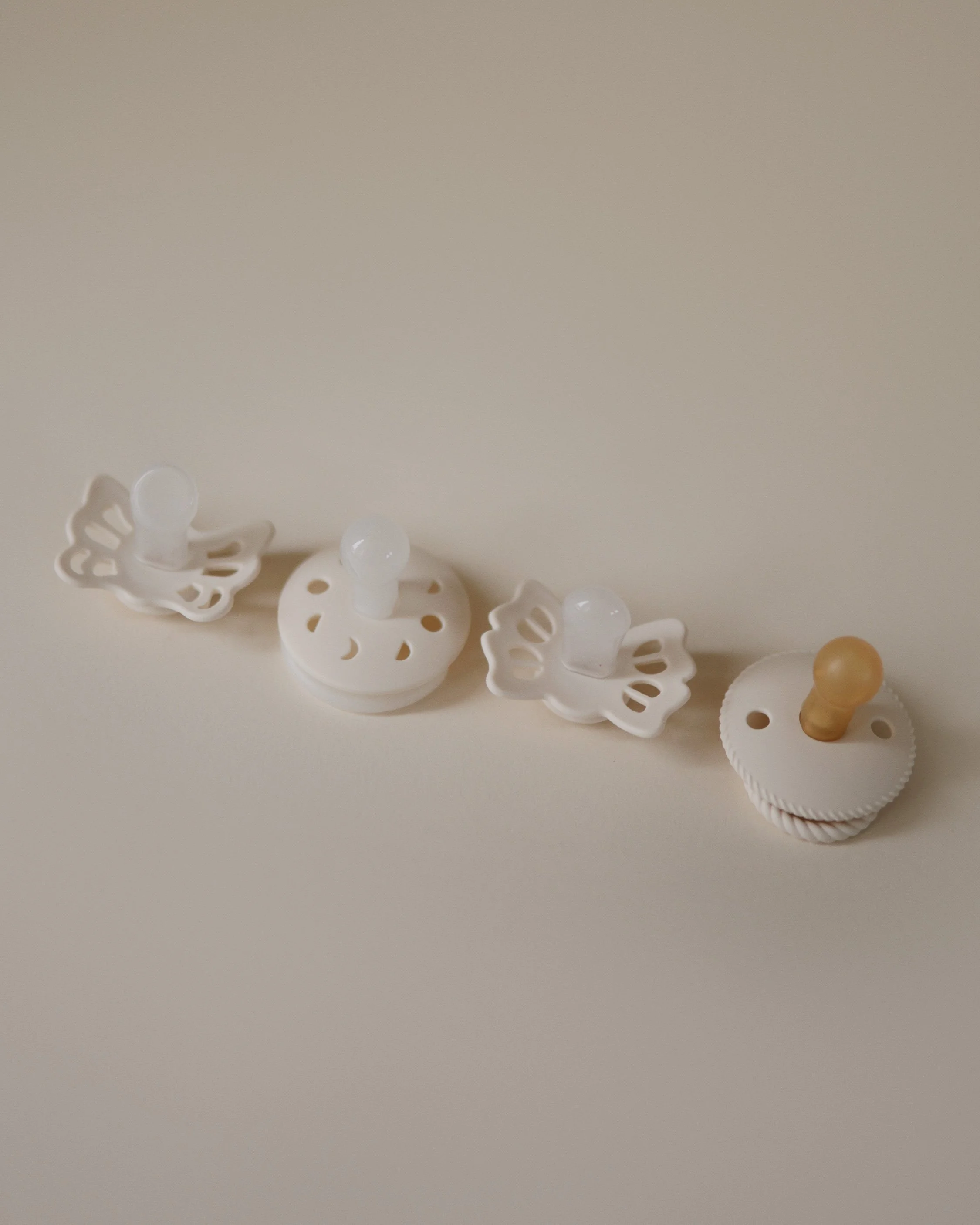 FRIGG Baby's First Pacifier_Moonlight (Cream) - 003.jpg