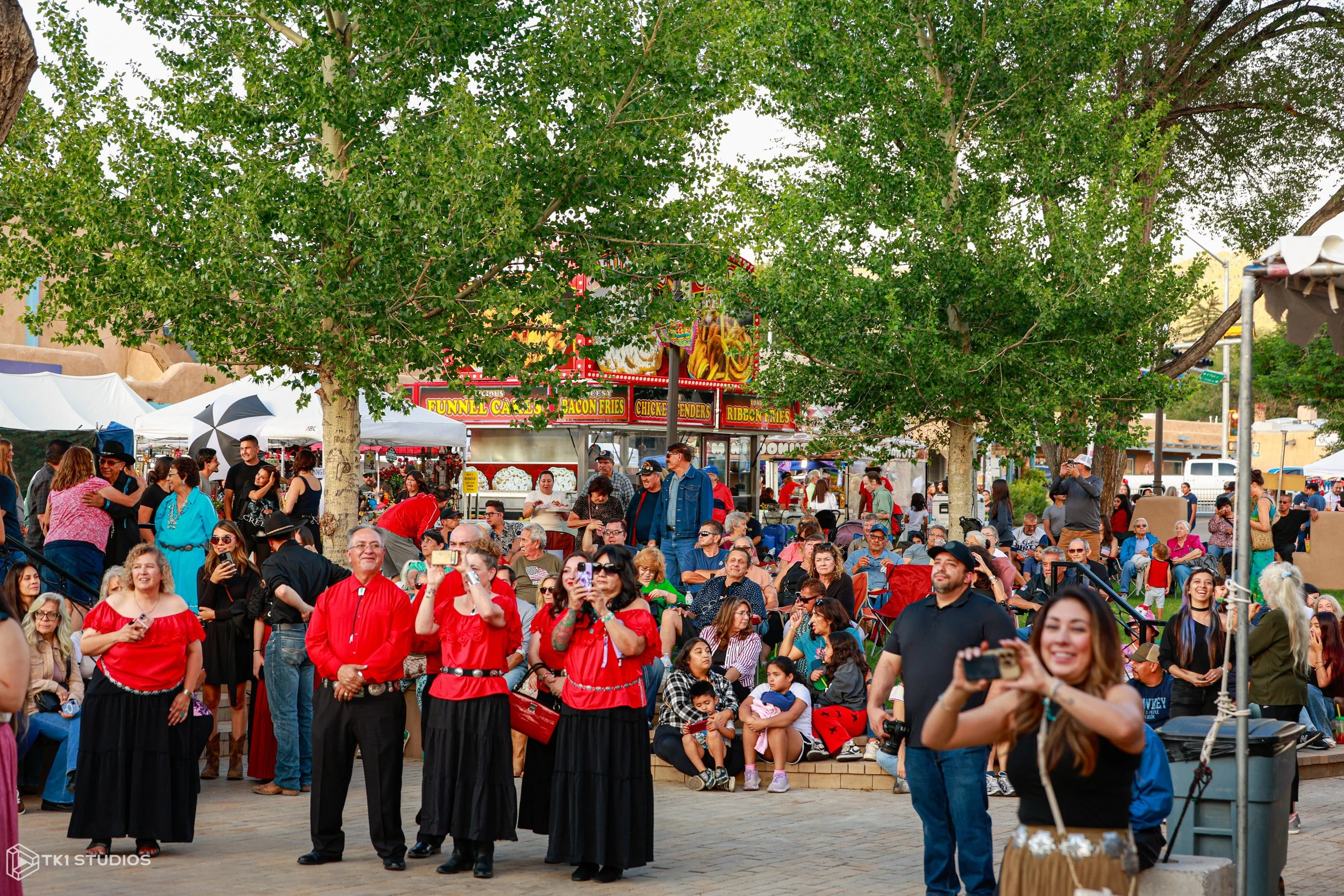 Crowd-1.jpg