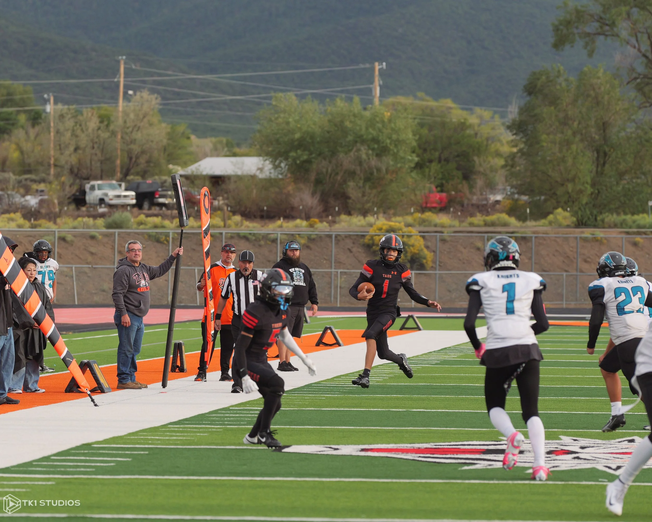 Homecoming Game-6.jpg