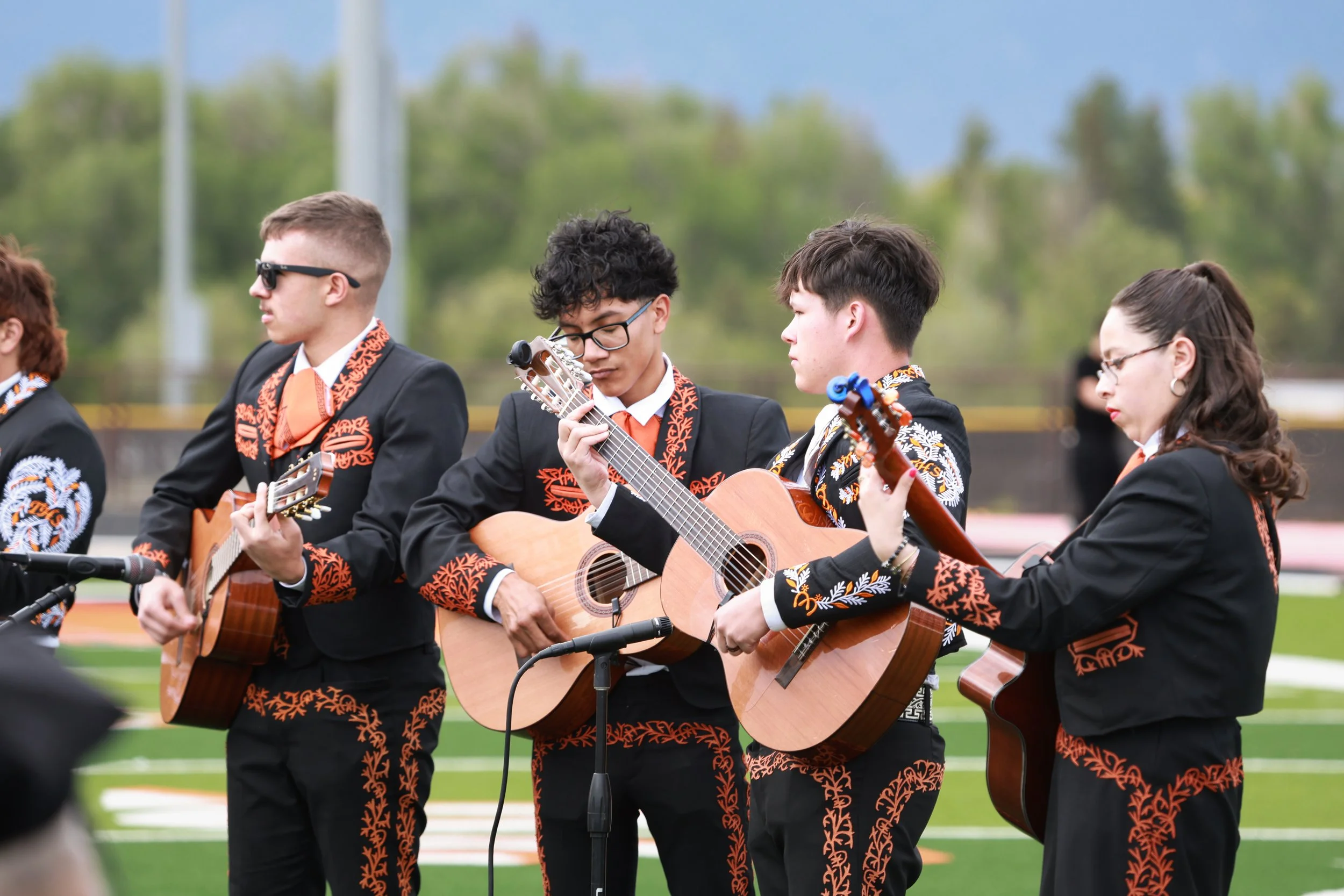 MariachiGuitarists.jpg