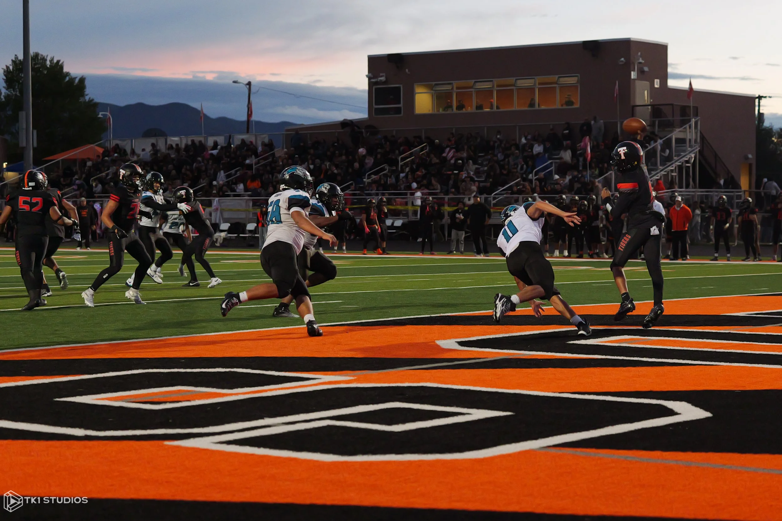 Homecoming Game-19.jpg