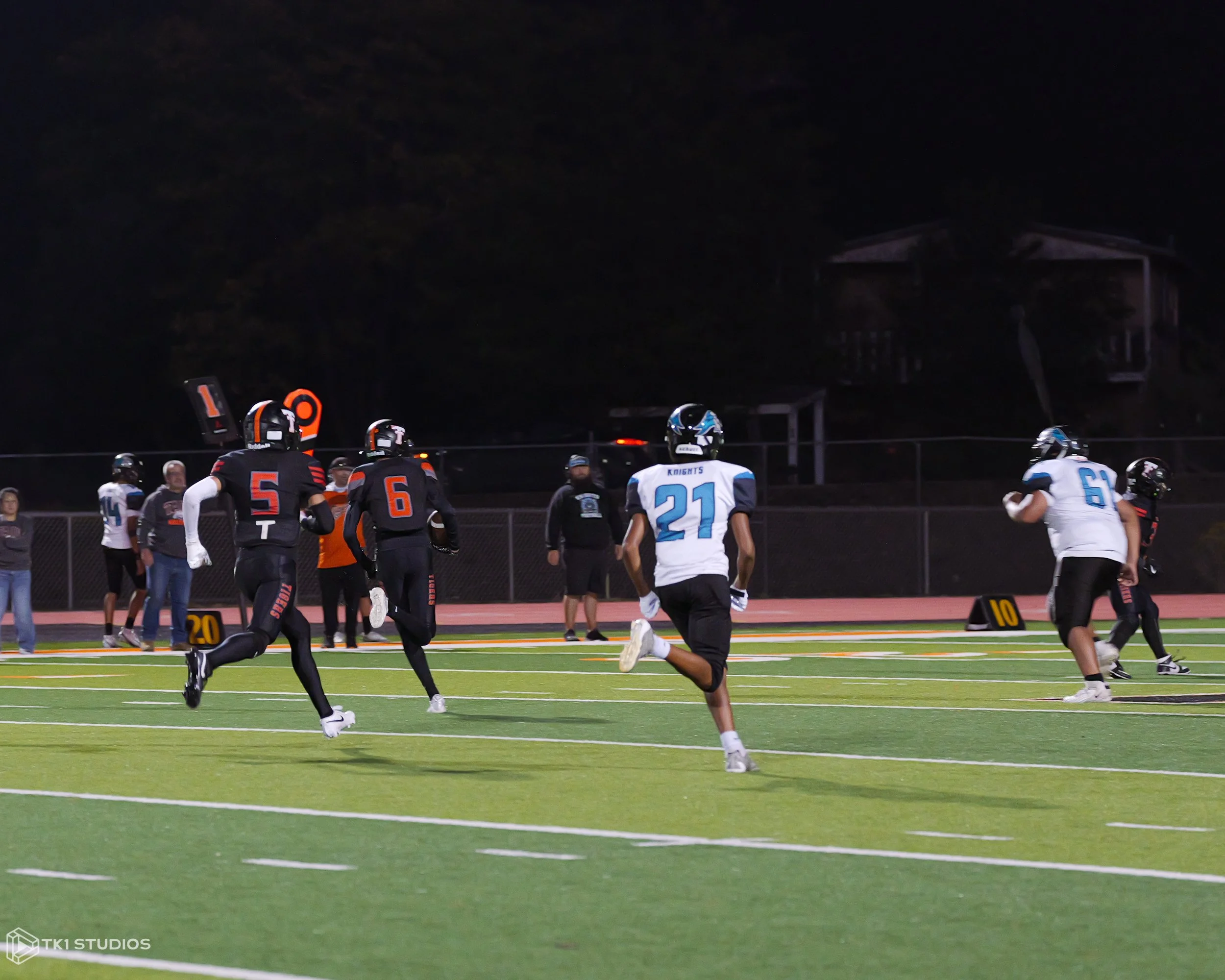 Homecoming Game-24.jpg