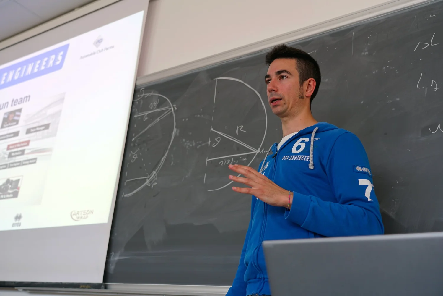 Lezione del corso di ingegneria di pista