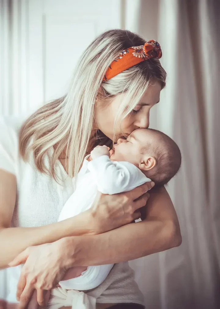Newborn photoshoot, Bath