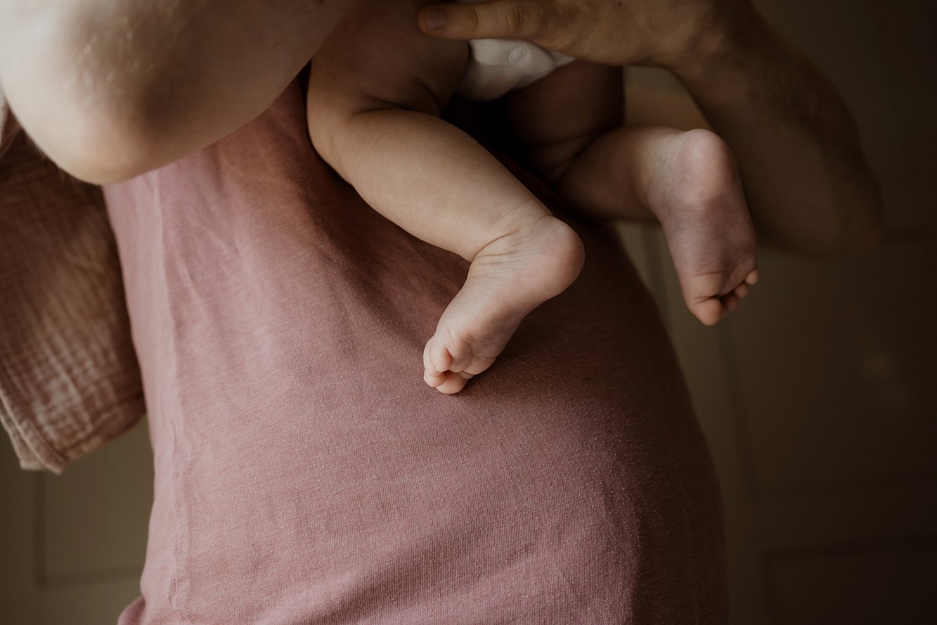 Newborn photographer Bristol - image of baby's feet.