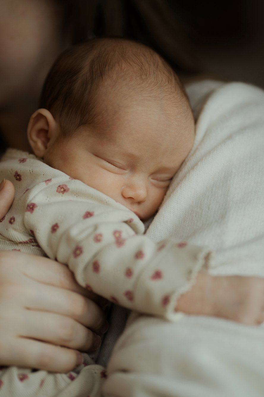 Newborn & baby photographer - image of a sleeping baby