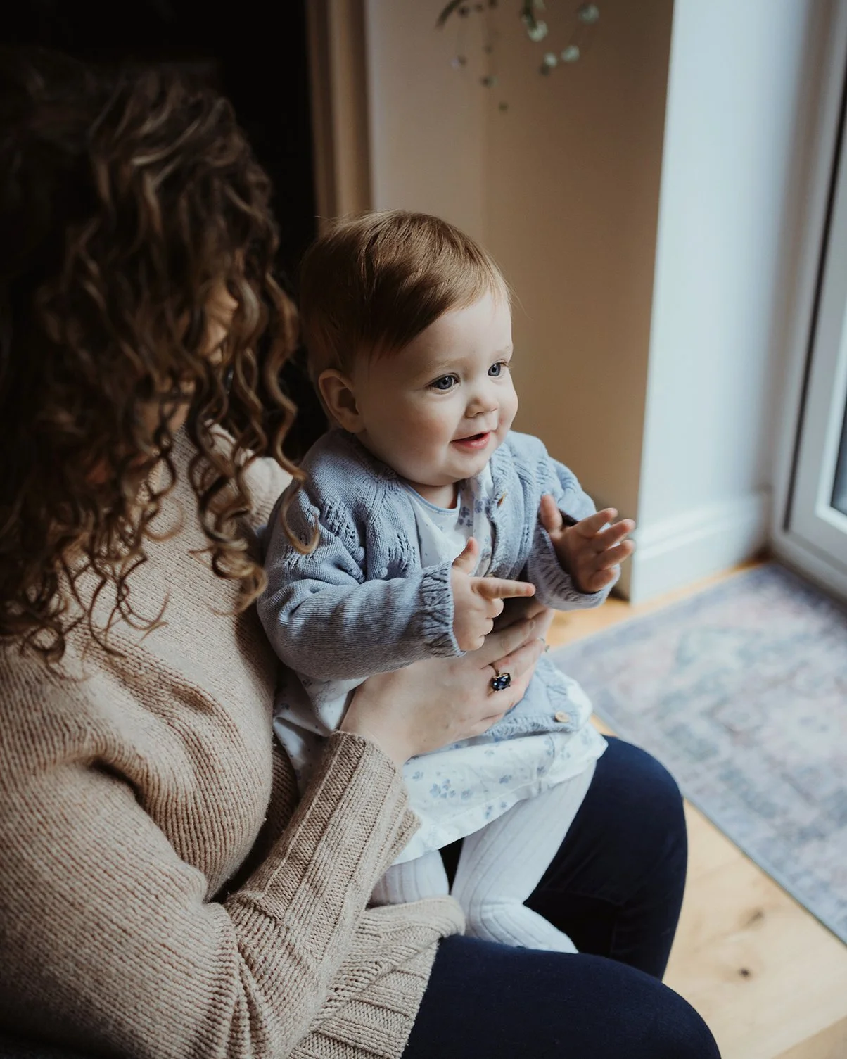 9 month old girl with her mum - Bristol family photographer