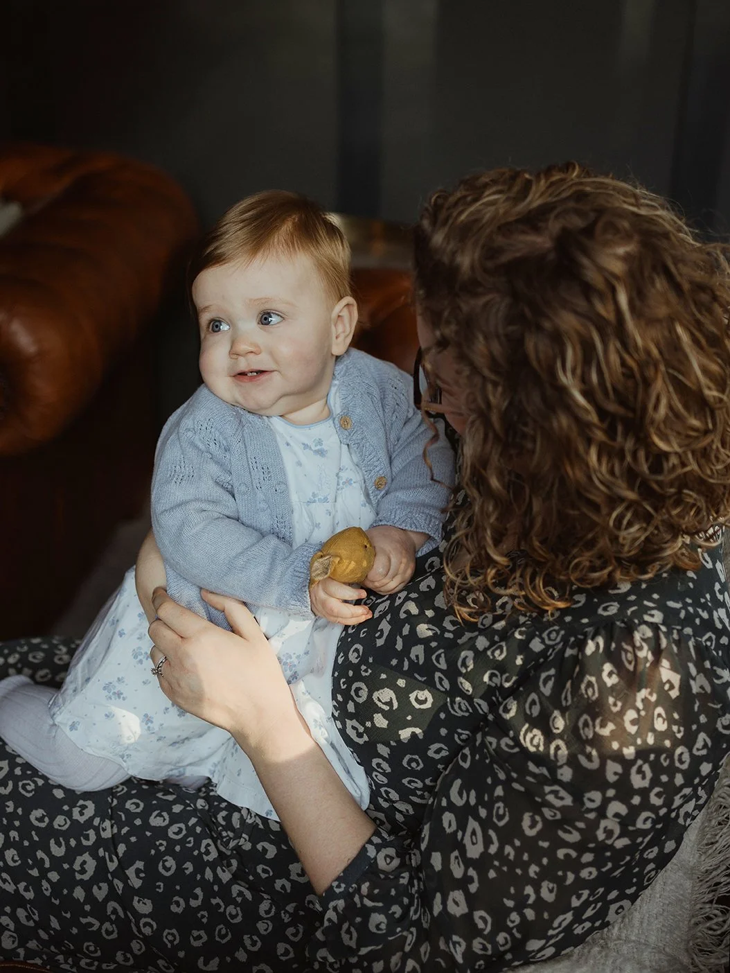 9 month old girl with her mum - Bristol family photographer