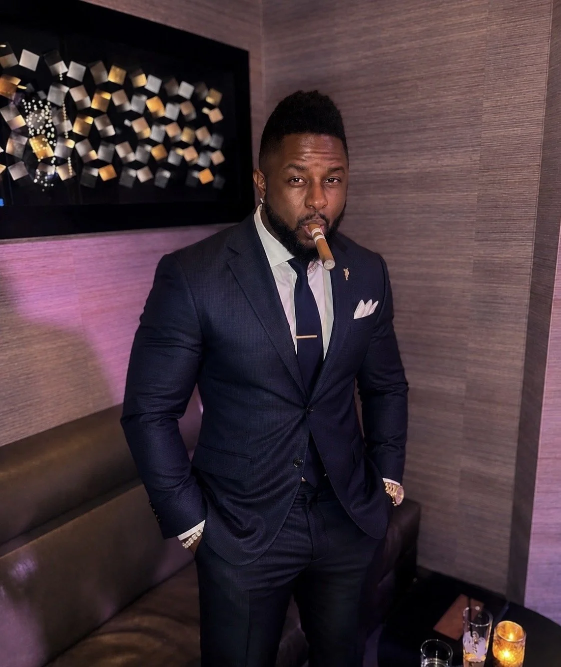 Leo Dunson at Daivdoff Cigar Lounge Fashion Show Mall