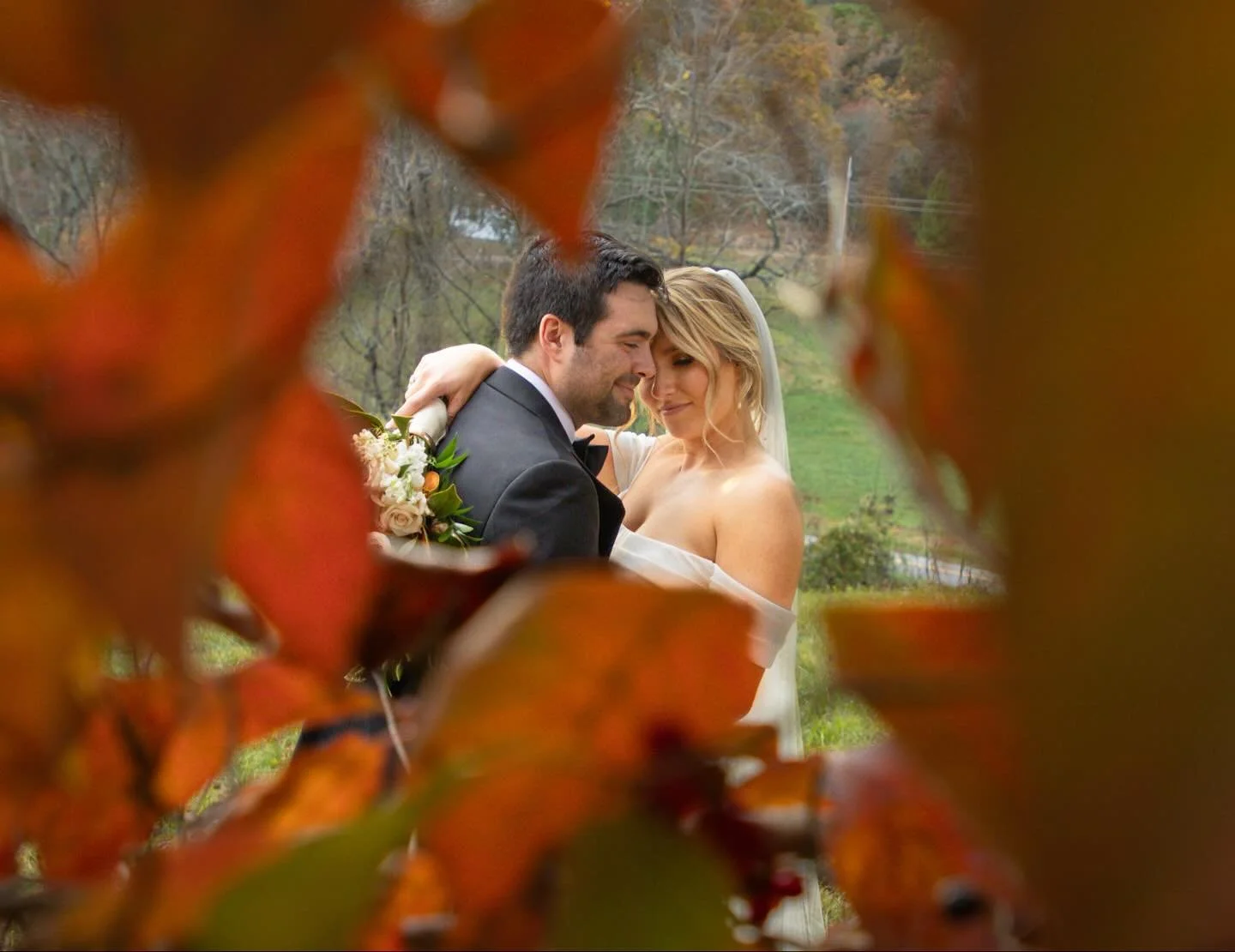 🍁🍂Happy First Day of Fall🍂🍁
#fall #firstdayoffall🍁 #ncweddingphotographer #couplesofinstagram #weddingday
