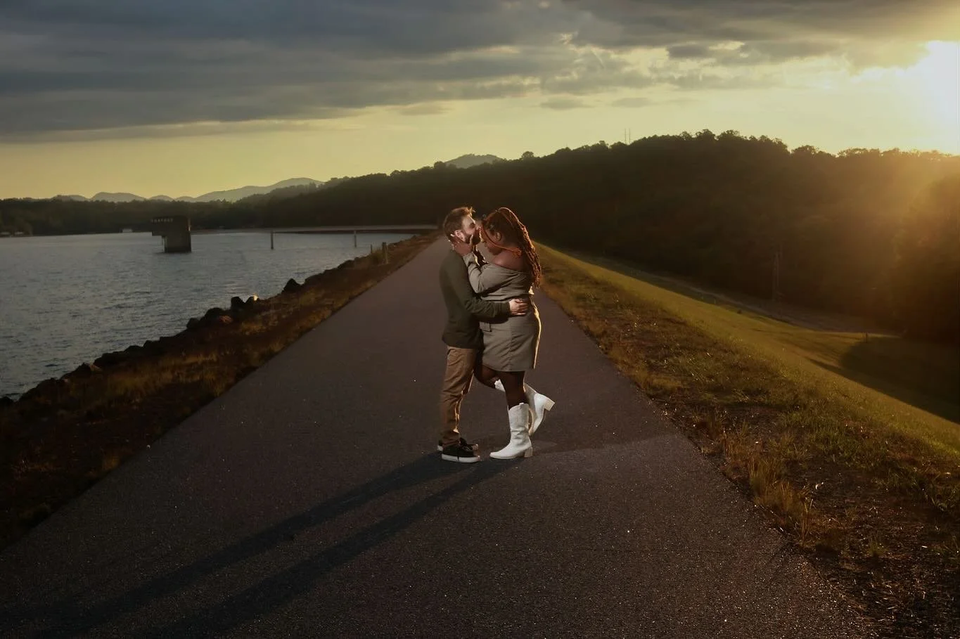 A meeting of elements and emotions 🌞

#couplesphotography #husbandandwife #marriedcouple #couplesphotographer #weddingphotographer