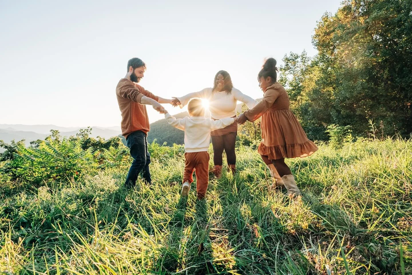 It&rsquo;s been 3 years since we had family photos done and it was so worth it to get them done this year! They are beautiful and the memories made and captured on this day are priceless. 

Shout out to a long time photog friend @anydayphotographybyk