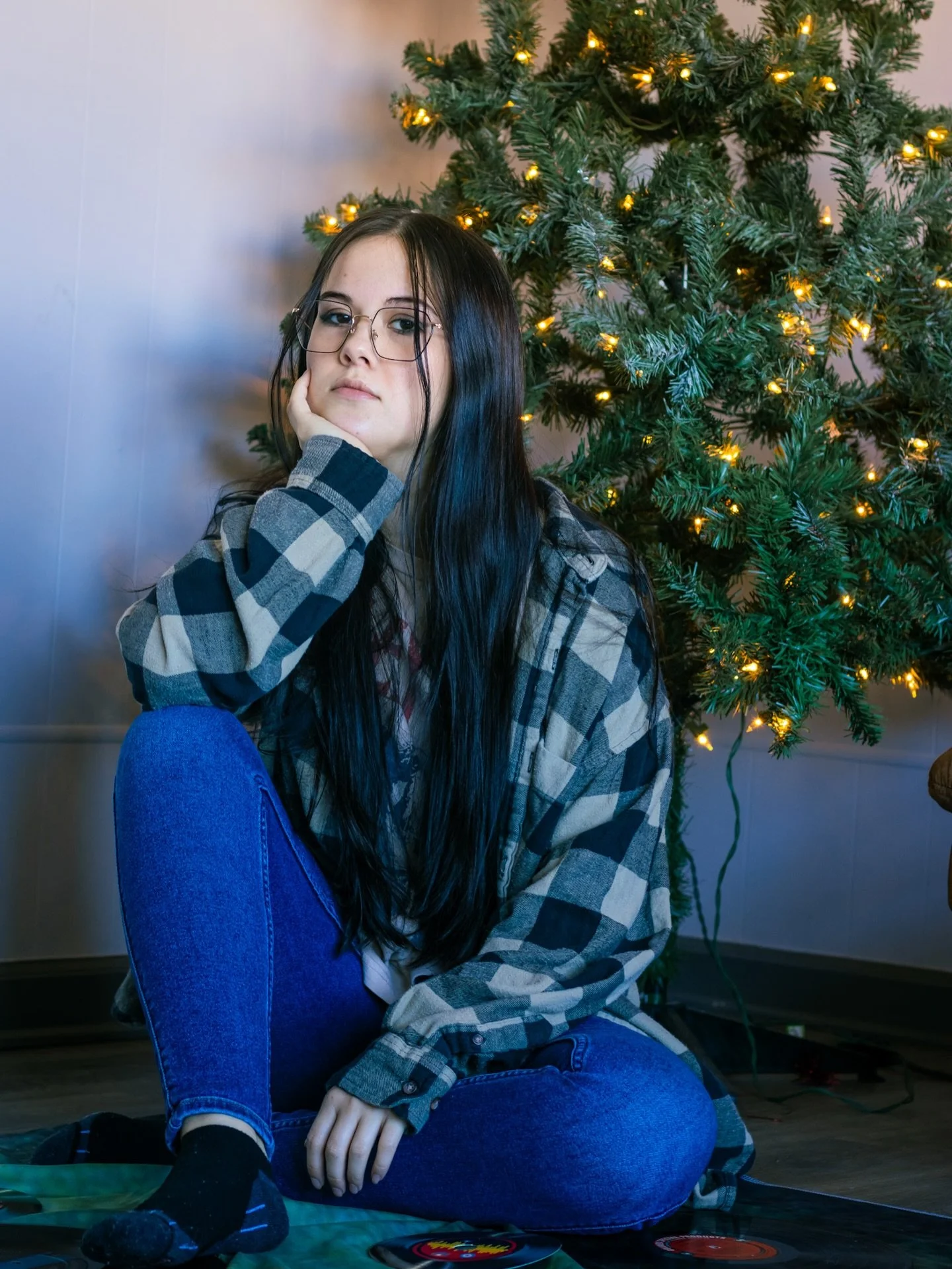 &ldquo;I don&rsquo;t reach for music to escape. I reach for it to sit with myself. The quiet before the song, the weight after it ends &mdash; that&rsquo;s where I live.&ldquo;

Model: Hannah 

#feminineenergy #softpower #musicmedicine #moodyaestheti