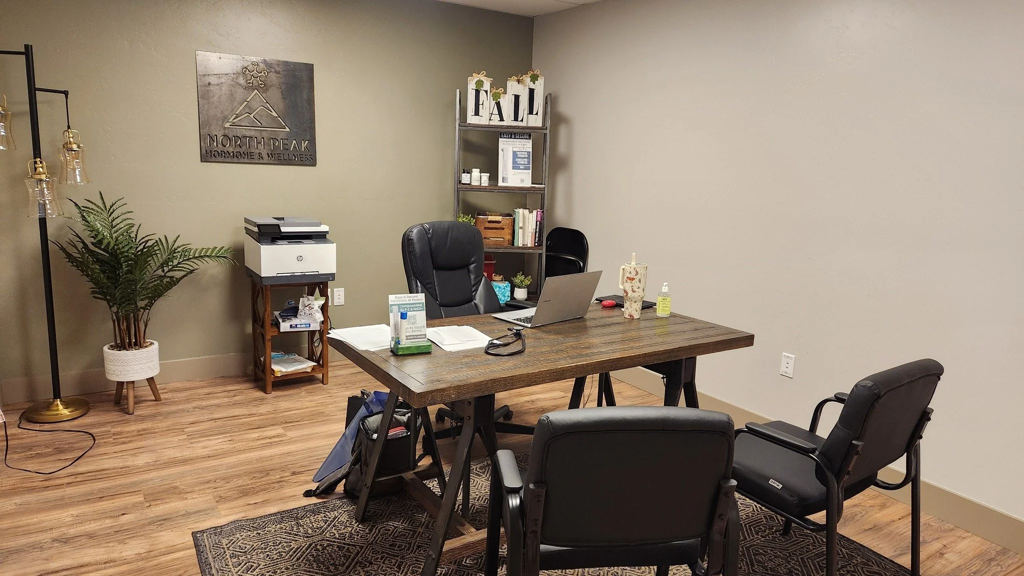 Not feeling like yourself? These are the most common things I help people with every day:

Women:
&bull; Can&rsquo;t lose weight despite doing &ldquo;everything right&rdquo;
&bull; Exhausted
&bull; Mood swings
&bull; Low libido
&bull; Heavy or irregu