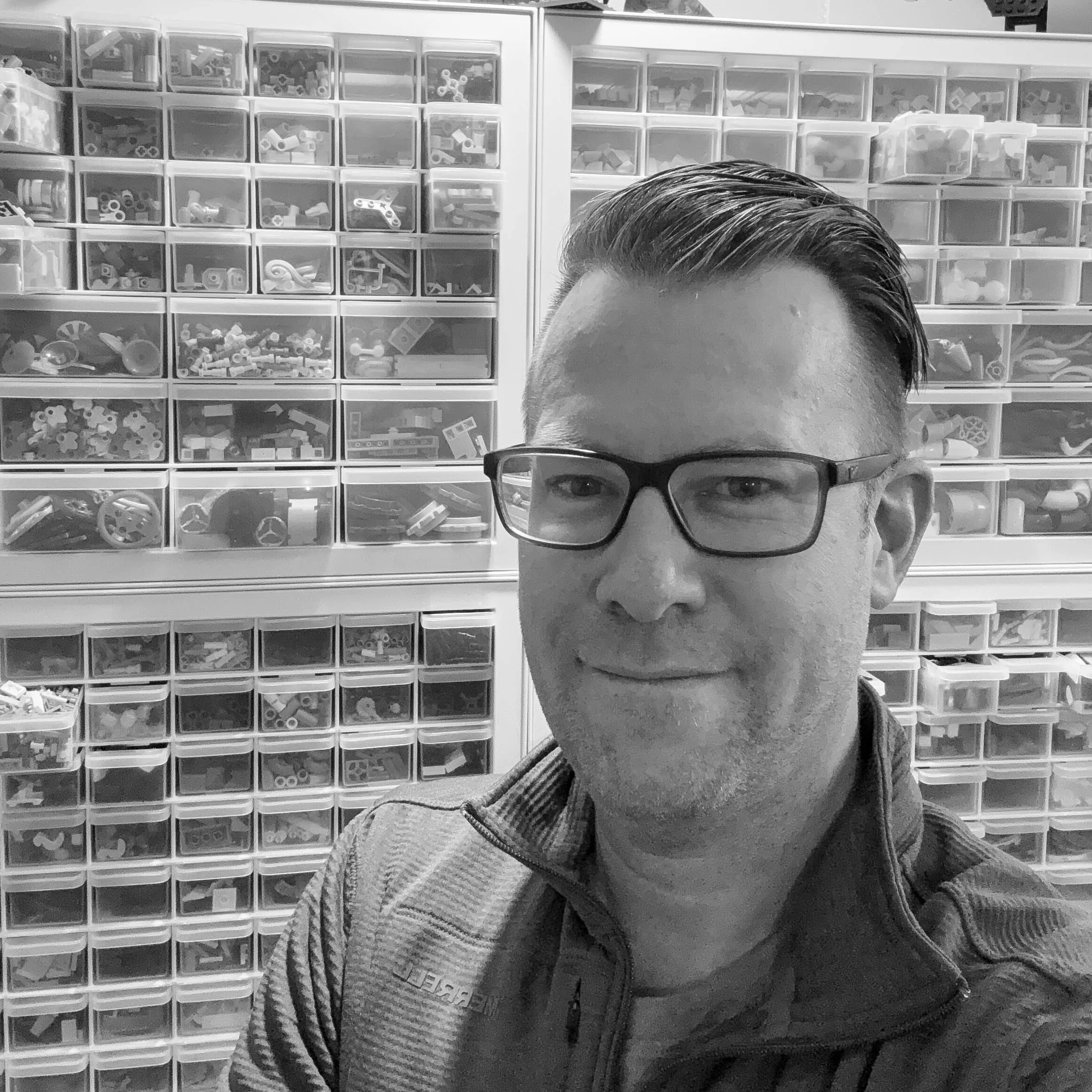 Self portrait of brick artist Brian Everett