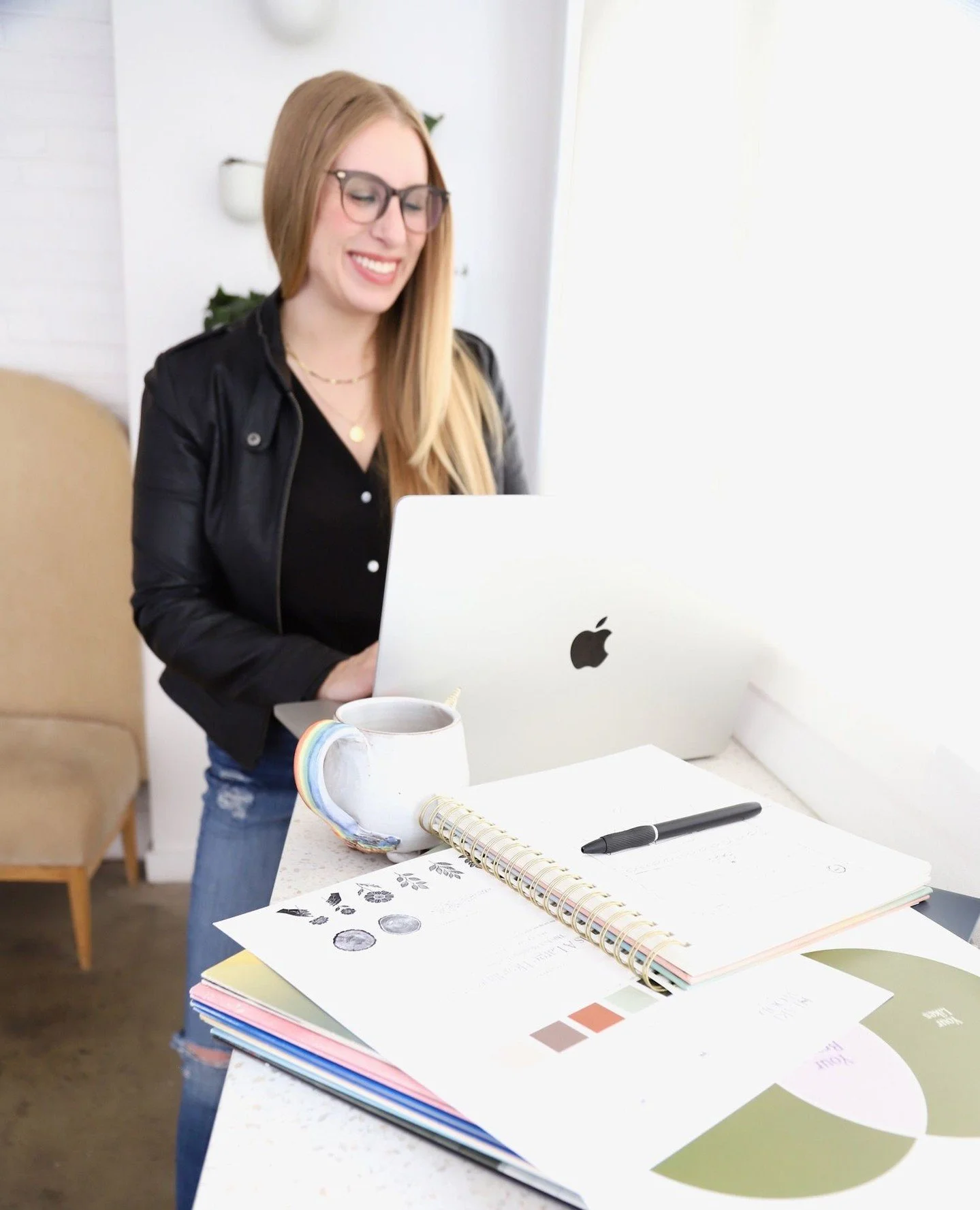 Things I've been up to this summer that aren't my typical brand + websites! ⁠
⁠
🛻 Rehabbing from getting hit by a truck at the beginning of the year ⁠
💻 Hashing out a new SEO + content planning service ⁠
💰 Working on my financial literacy and maki