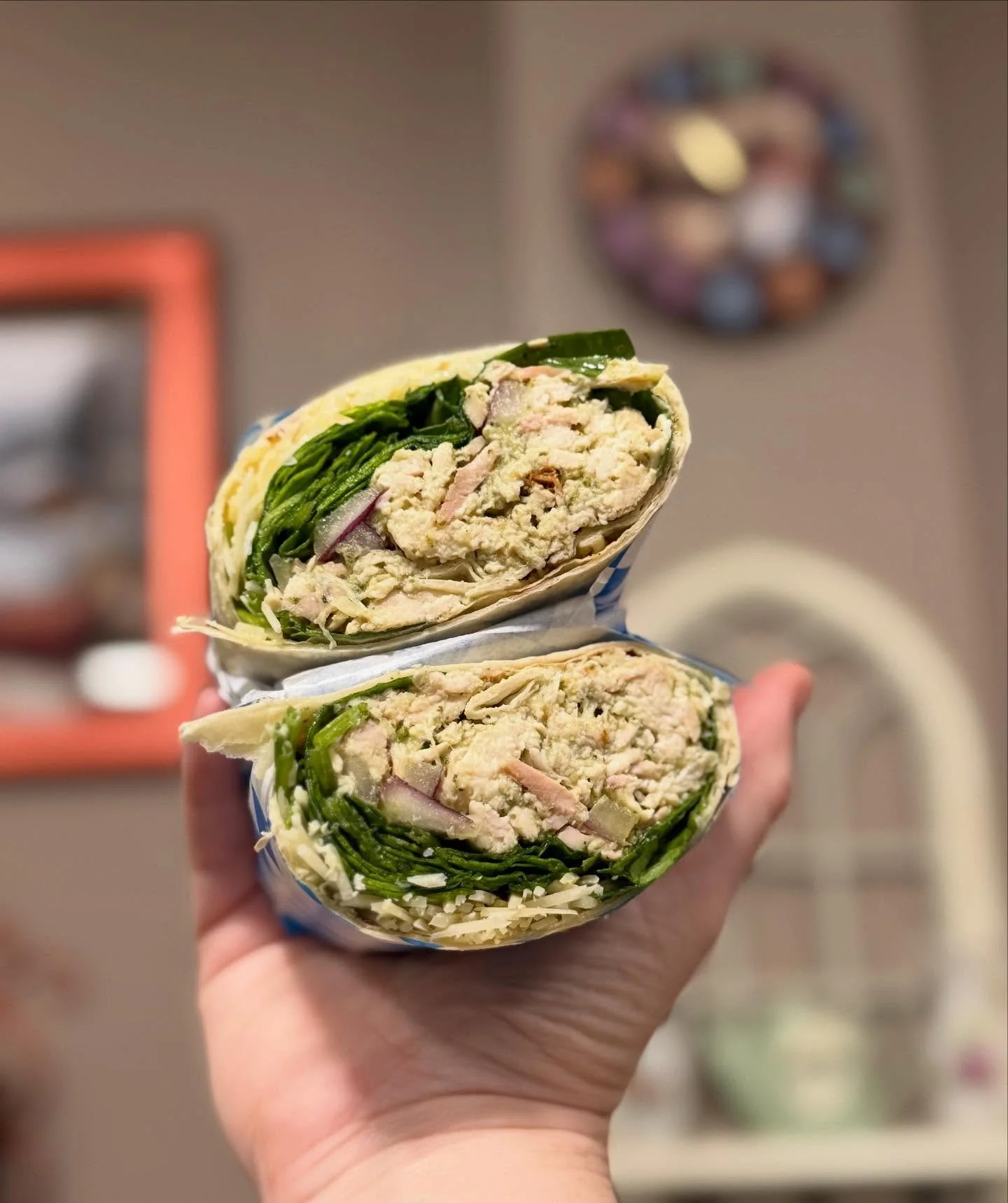 Green Goddess? Okurrrr🫰🏻

seasoned chicken, baby spinach, red onion, green goddess dressing 💚